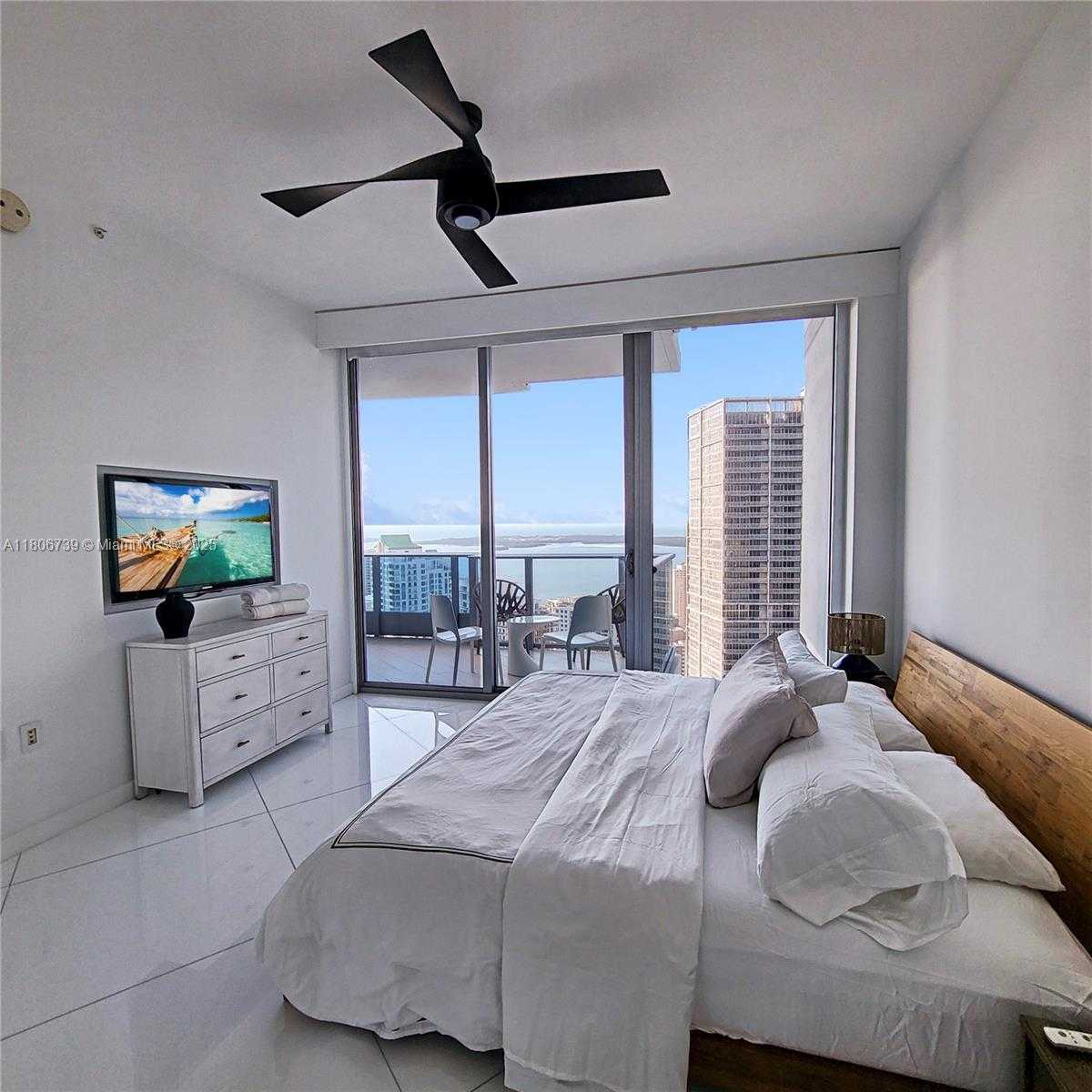 Small Image of 200 BISCAYNE BOULEVARD WAY #5107, Miami Number 9