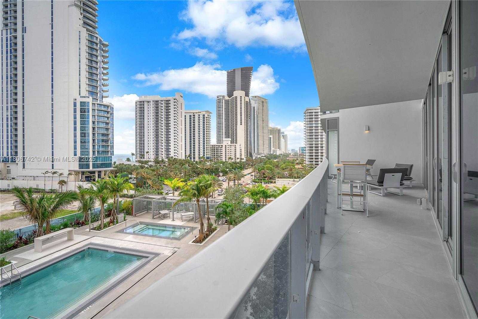 Small Image of 17550 COLLINS AVE #603, Sunny Isles Beach Number 4