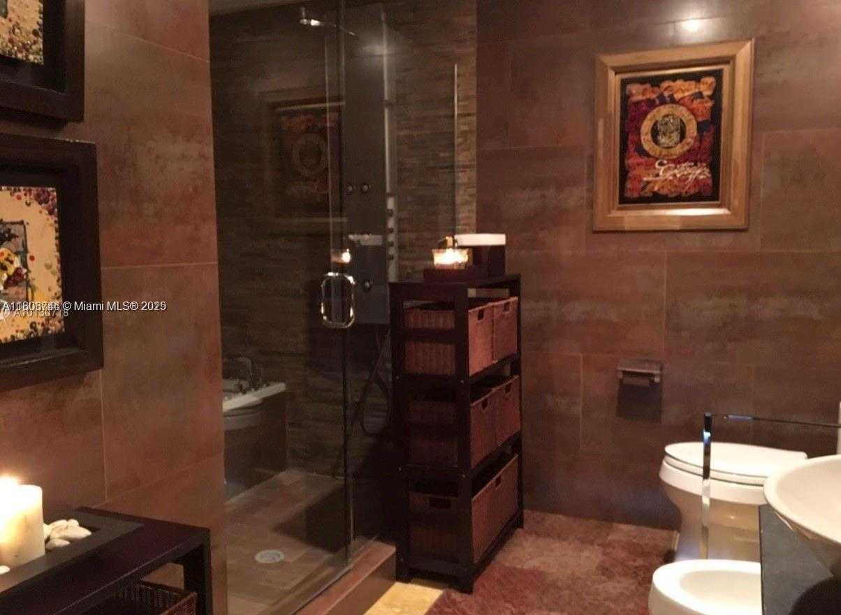 Small Image of 888 BISCAYNE BLVD #3908, Miami Number 14