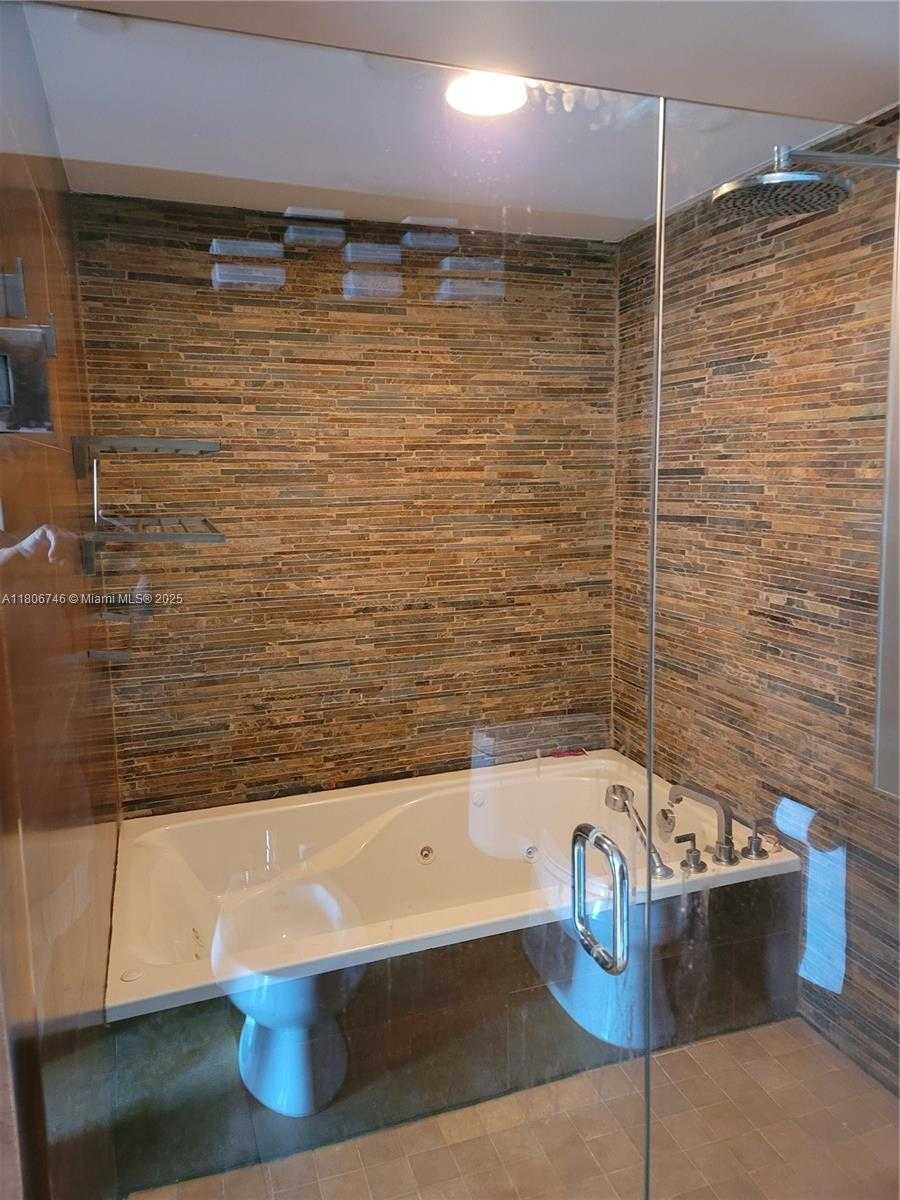 Small Image of 888 BISCAYNE BLVD #3908, Miami Number 6