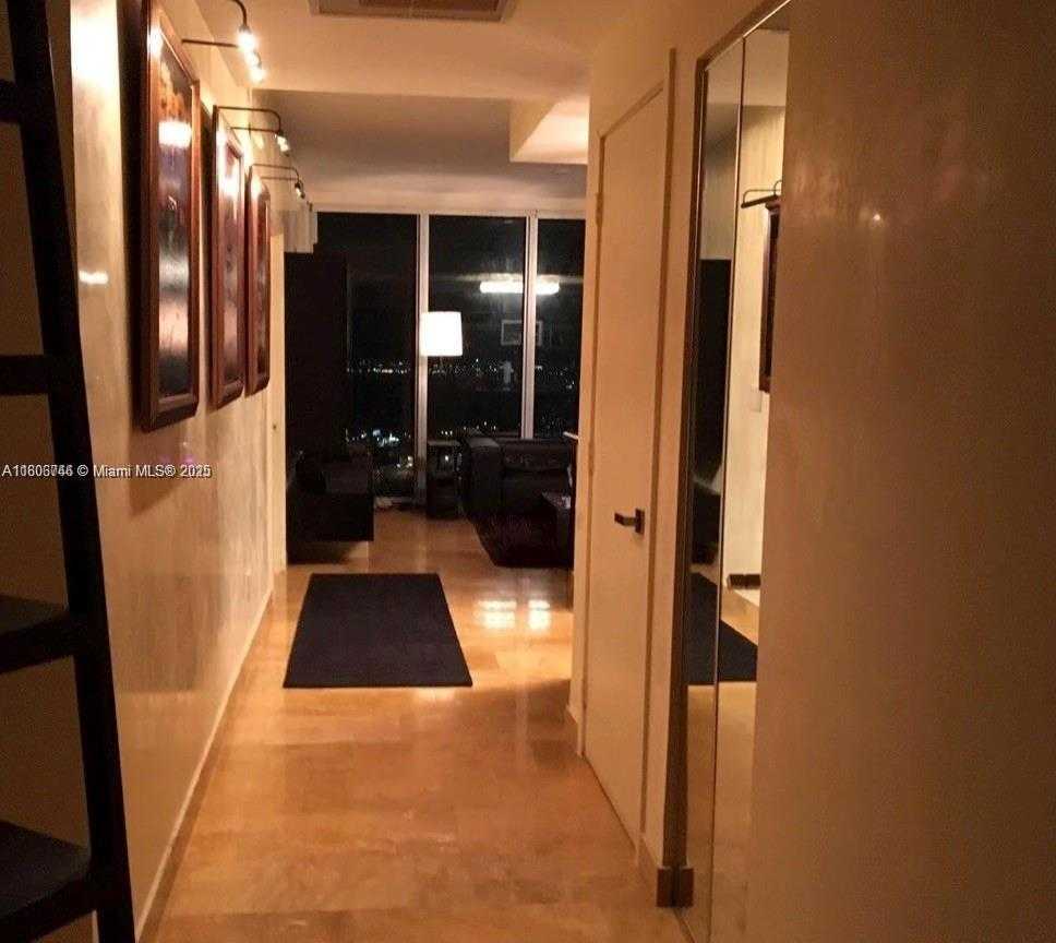 Small Image of 888 BISCAYNE BLVD #3908, Miami Number 9