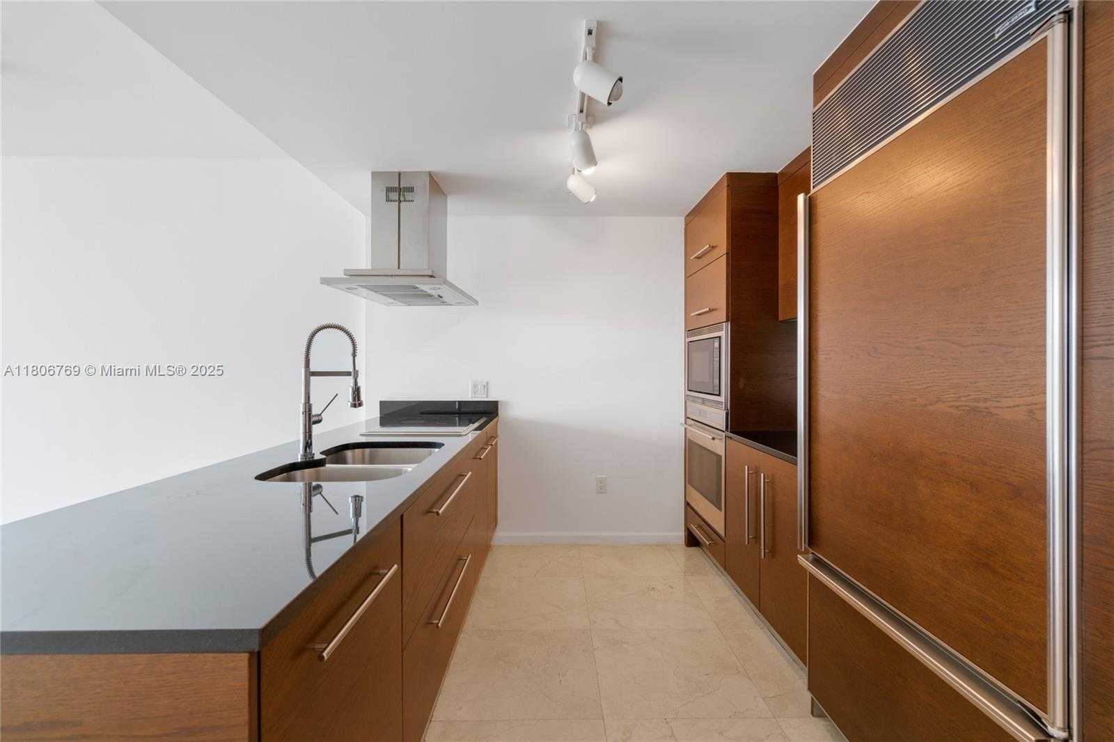 Small Image of 495 BRICKELL AVE #2709, Miami Number 12