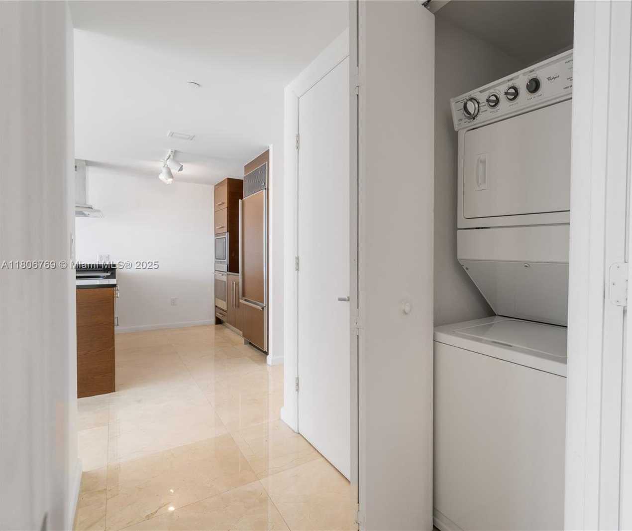 Small Image of 495 BRICKELL AVE #2709, Miami Number 14