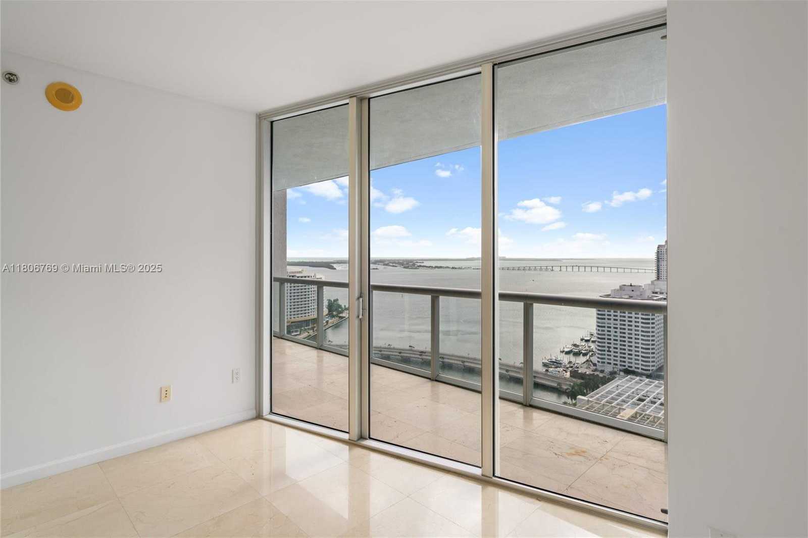 Small Image of 495 BRICKELL AVE #2709, Miami Number 18
