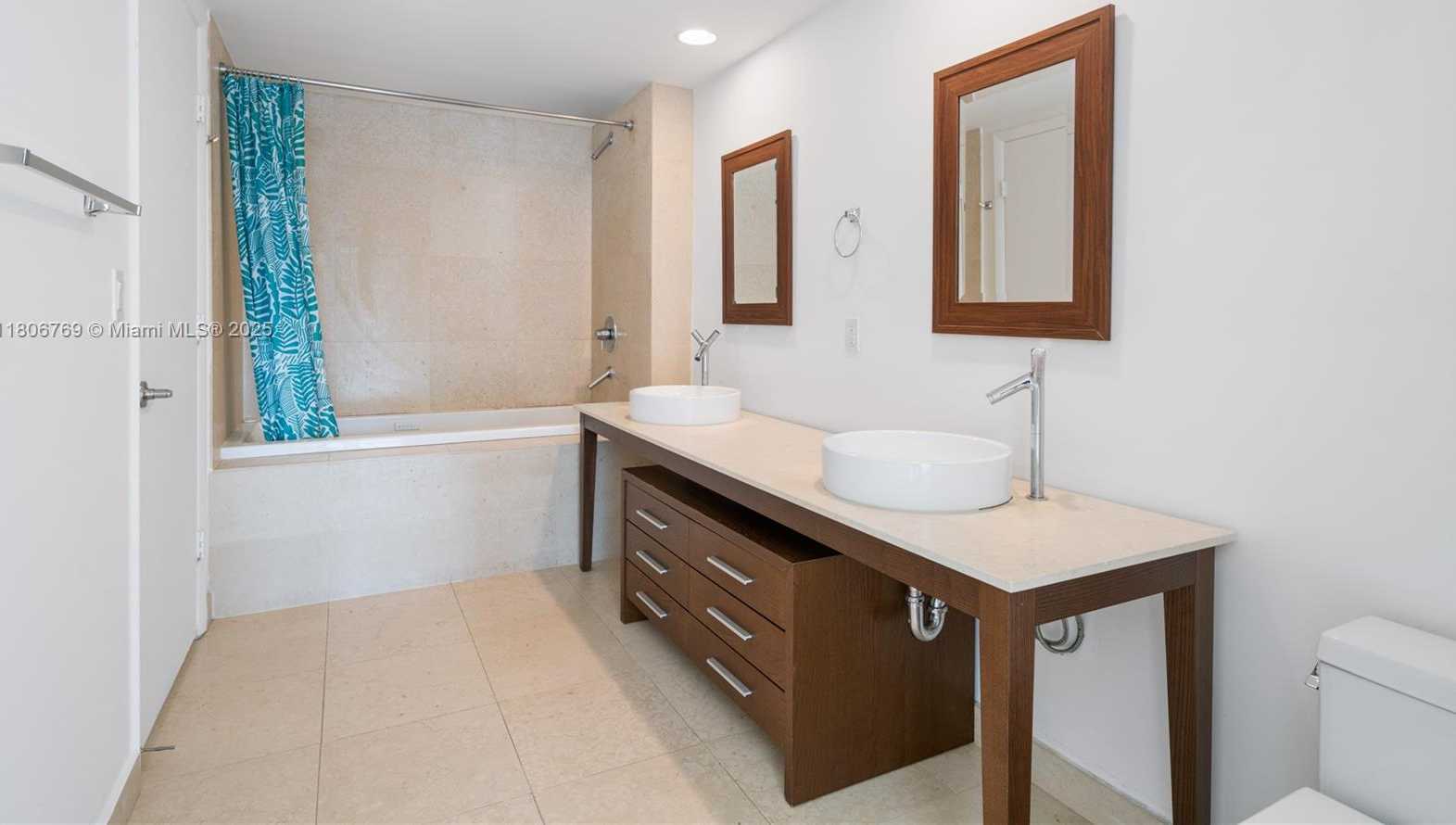 Small Image of 495 BRICKELL AVE #2709, Miami Number 23