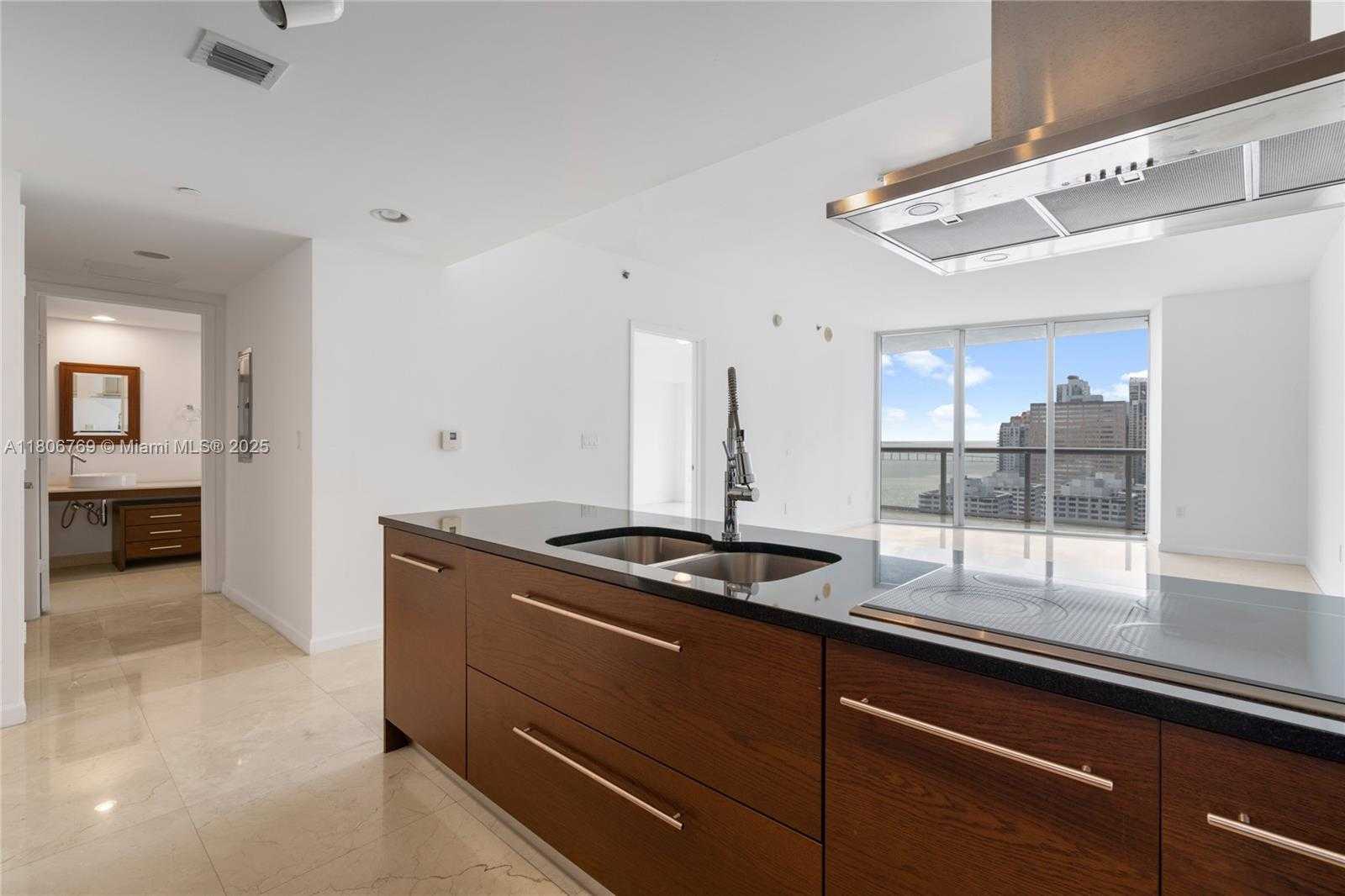Small Image of 495 BRICKELL AVE #2709, Miami Number 4