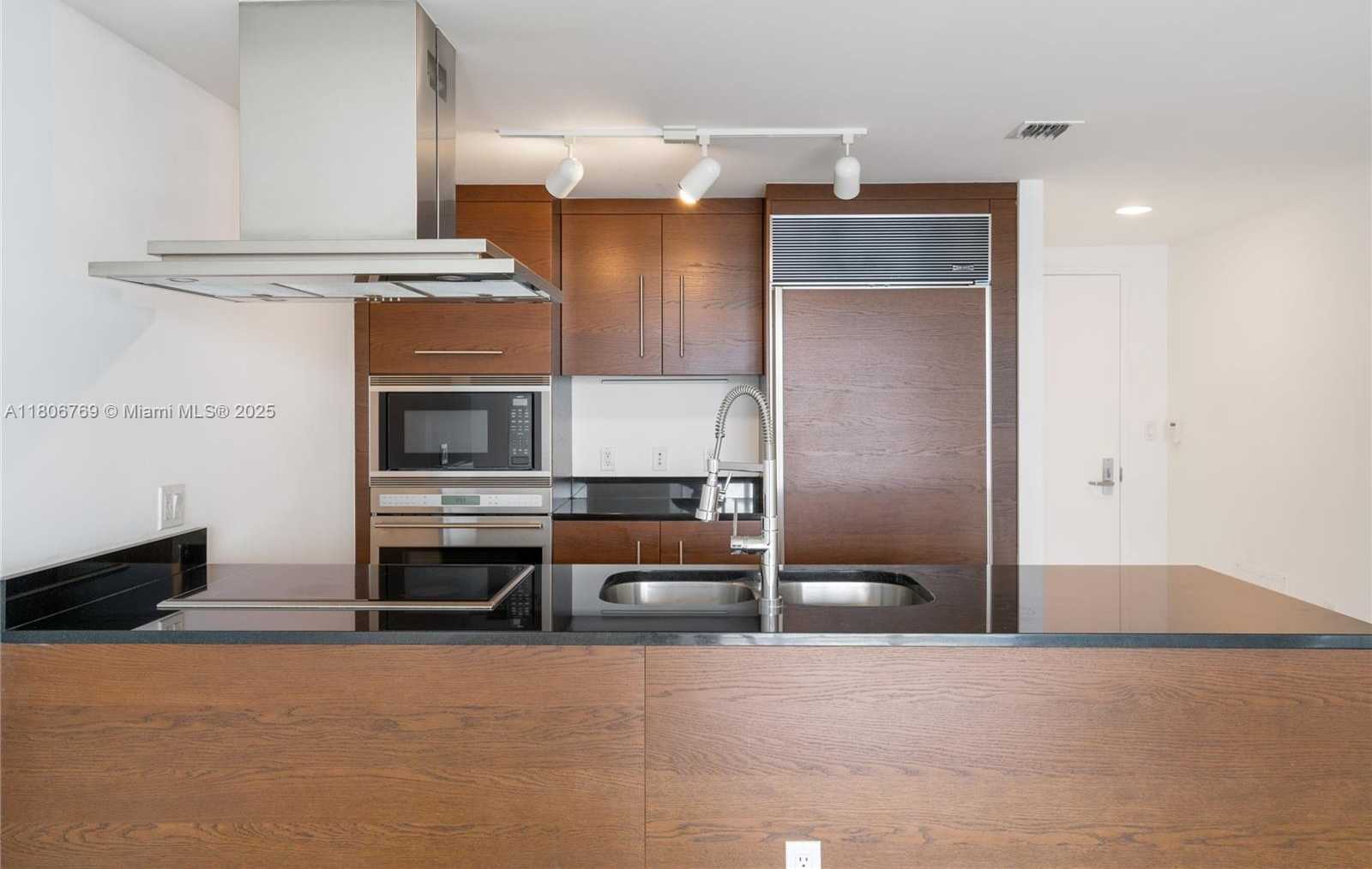 Small Image of 495 BRICKELL AVE #2709, Miami Number 9