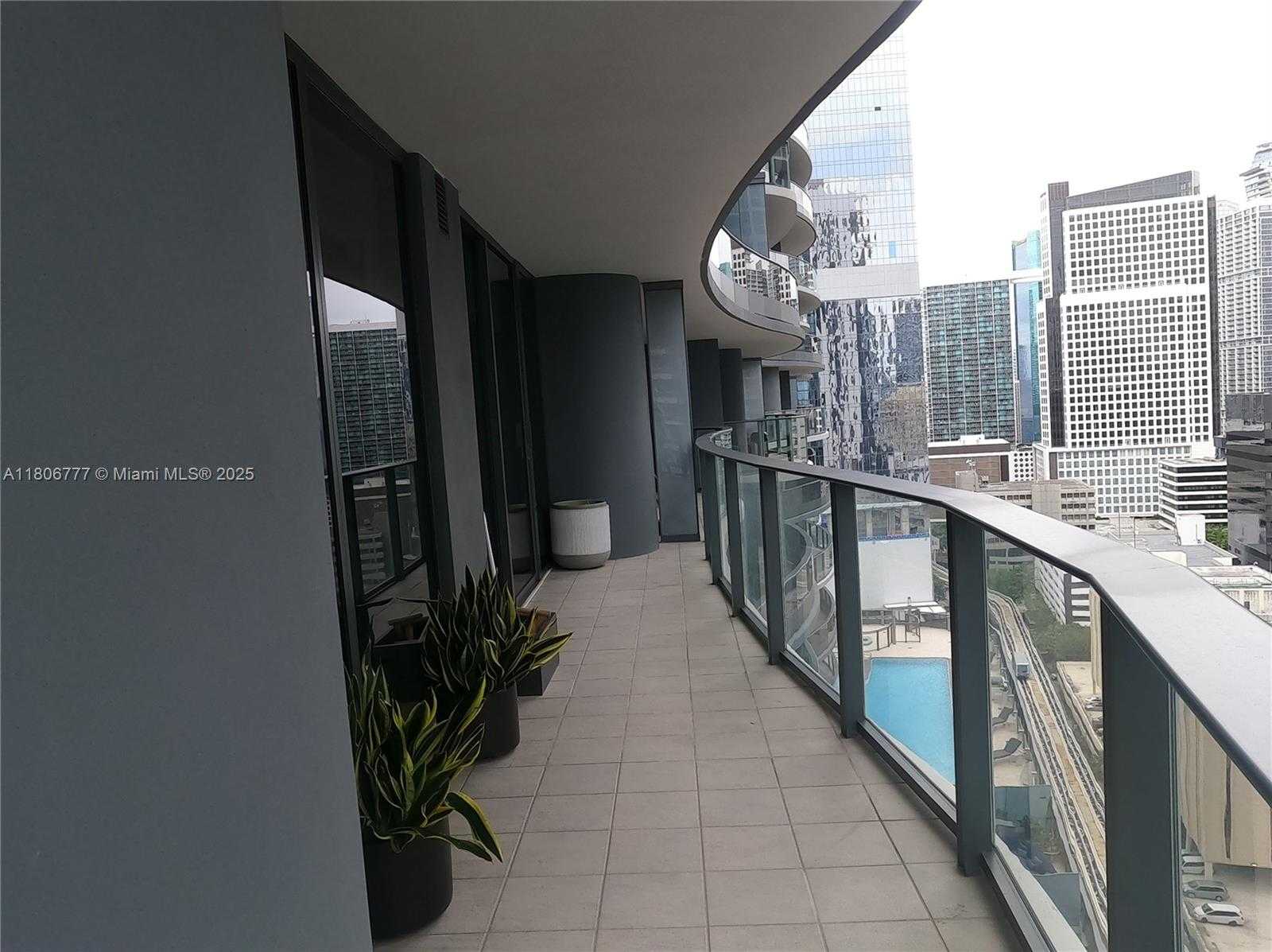 Small Image of 1000 BRICKELL PLZ #2301, Miami Number 10