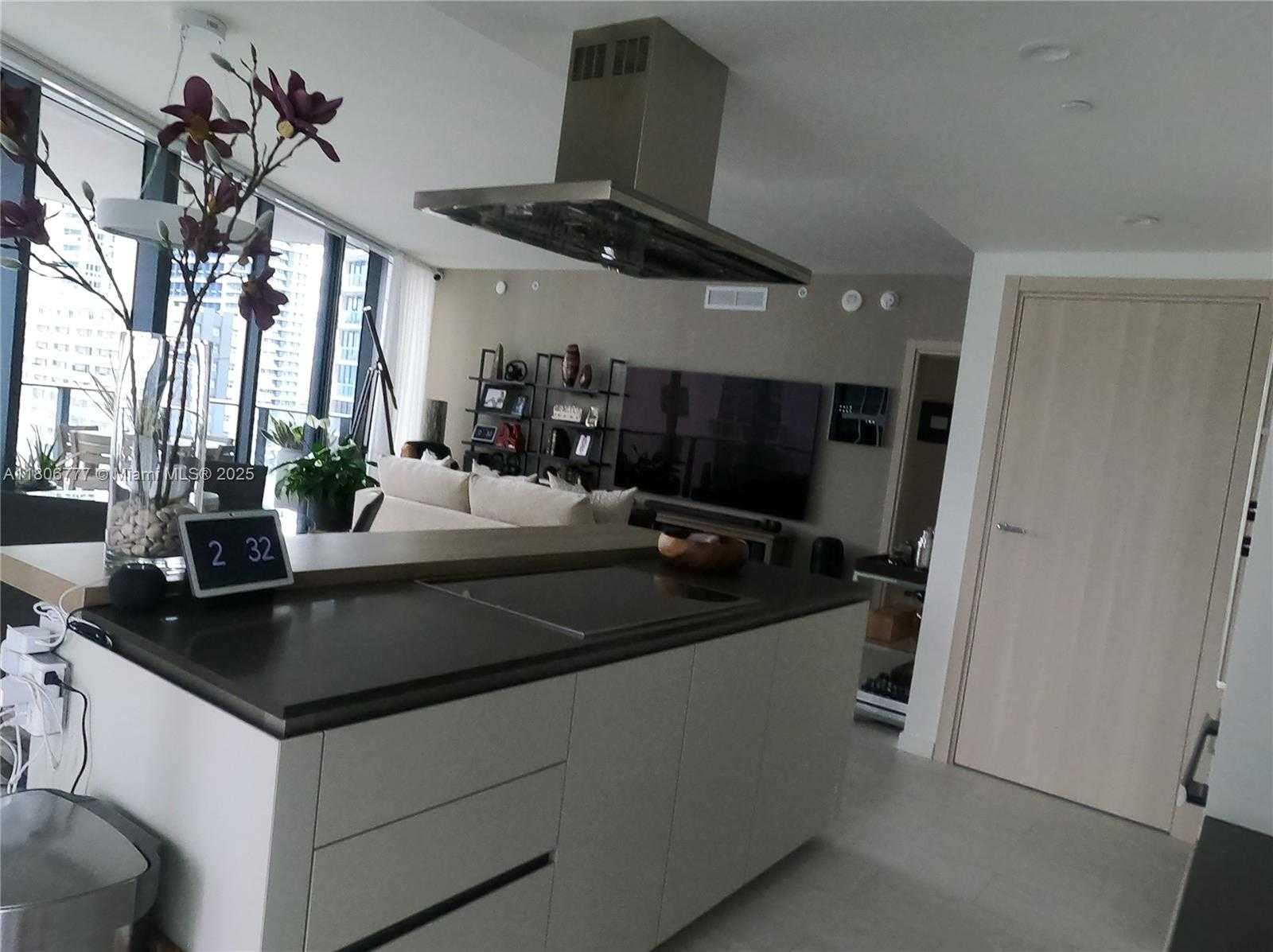 Small Image of 1000 BRICKELL PLZ #2301, Miami Number 12