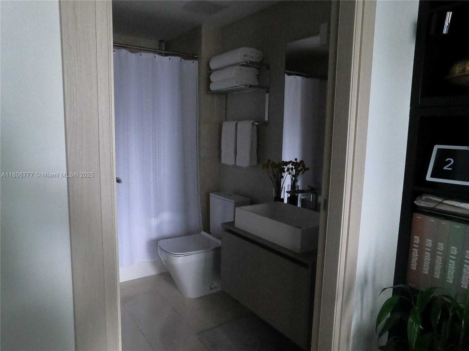 Small Image of 1000 BRICKELL PLZ #2301, Miami Number 18