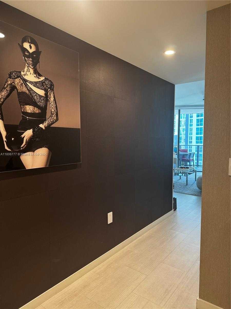 Small Image of 1000 BRICKELL PLZ #2301, Miami Number 3