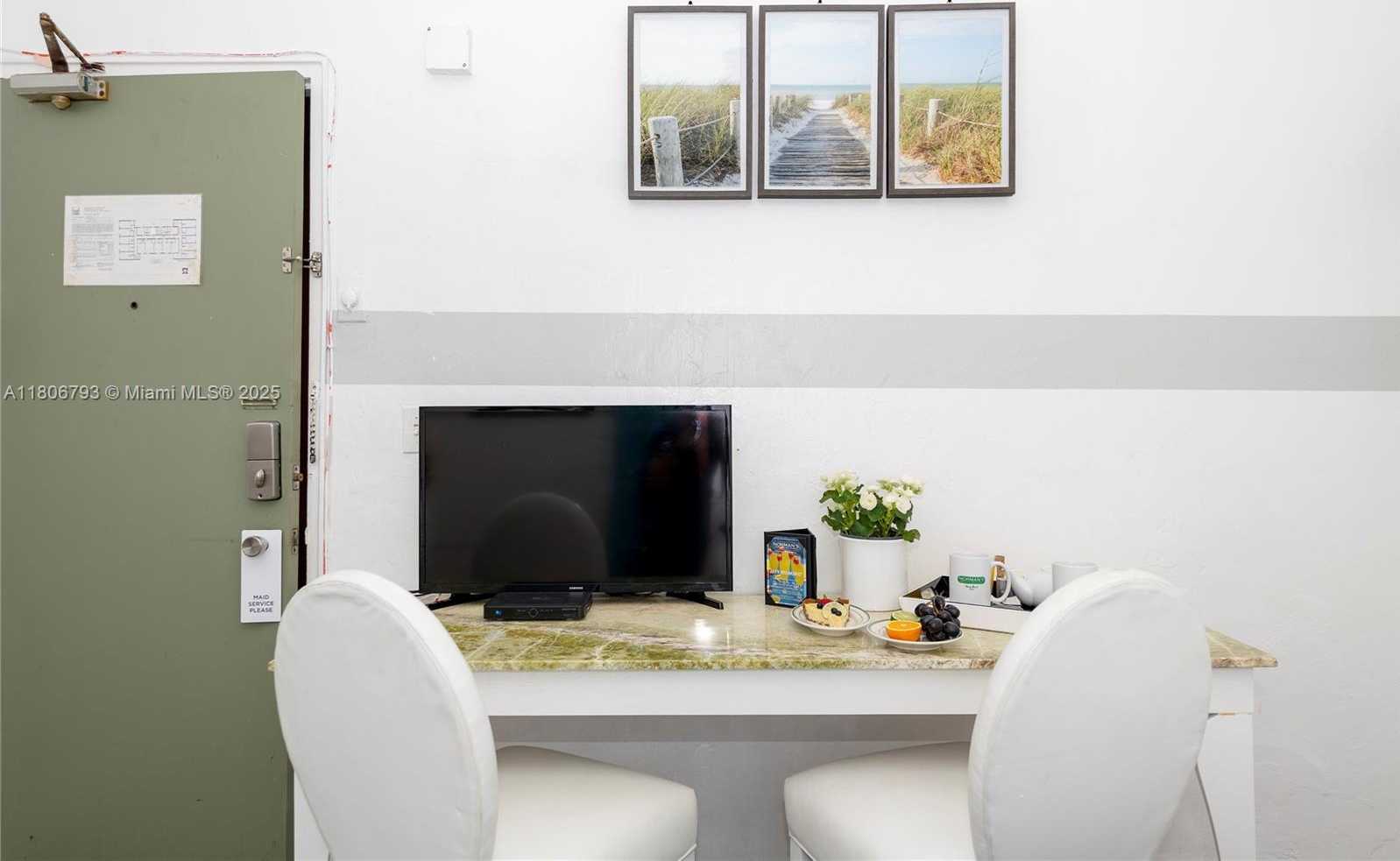 Small Image of 6760 COLLINS AVE #17, Miami Beach Number 4