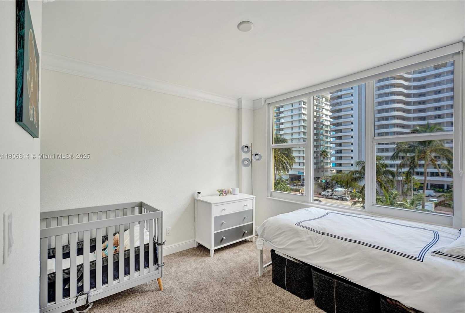 Small Image of 5600 COLLINS AVE #5C, Miami Beach Number 7