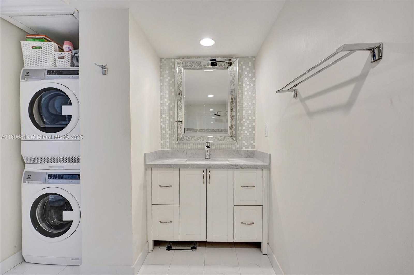 Small Image of 5600 COLLINS AVE #5C, Miami Beach Number 9