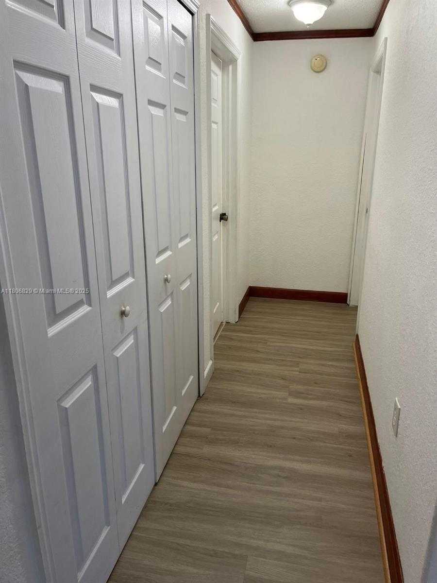 Small Image of 5725 NORTH WEST 109TH AVE #24, Doral Number 11