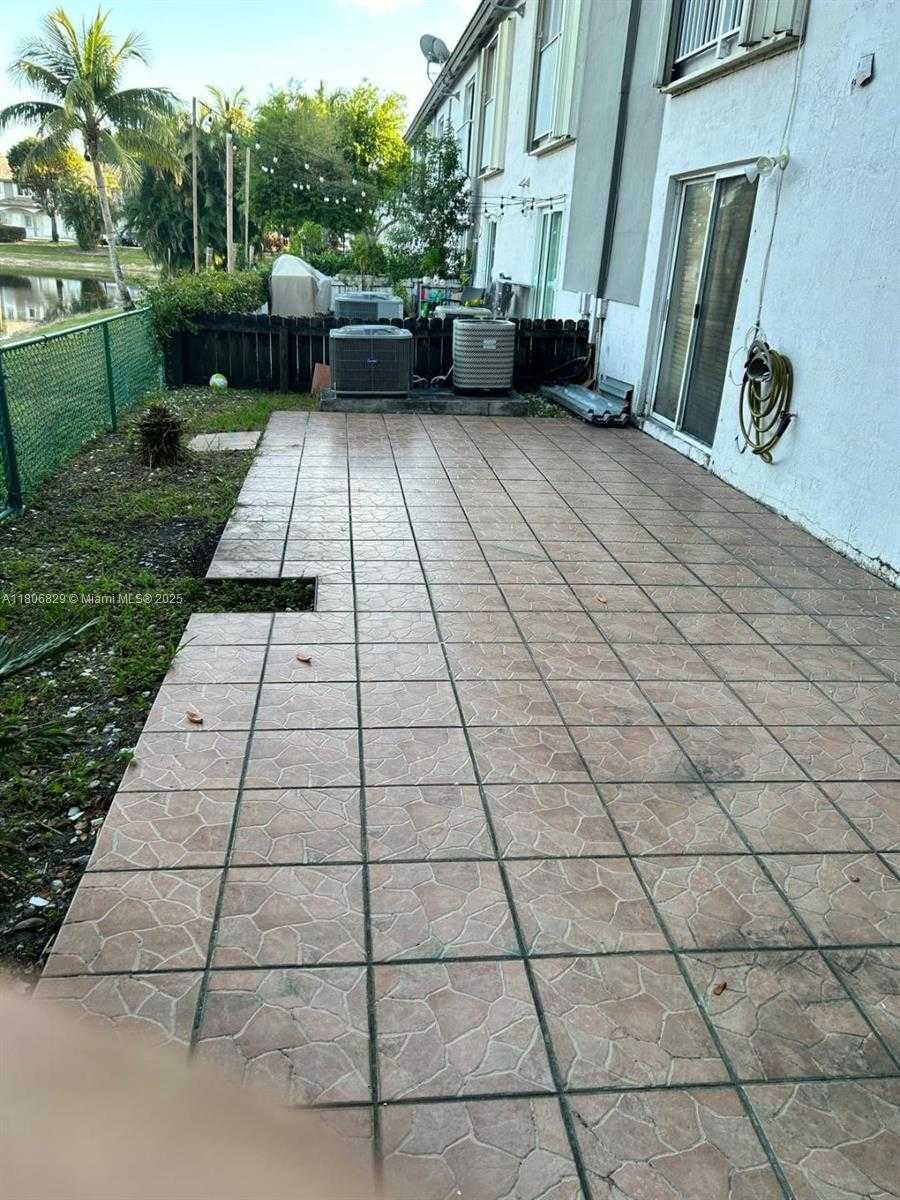 Small Image of 5725 NORTH WEST 109TH AVE #24, Doral Number 18