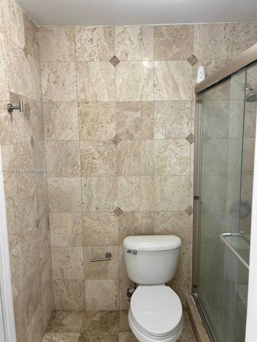 Small Image of 5725 NORTH WEST 109TH AVE #24, Doral Number 21