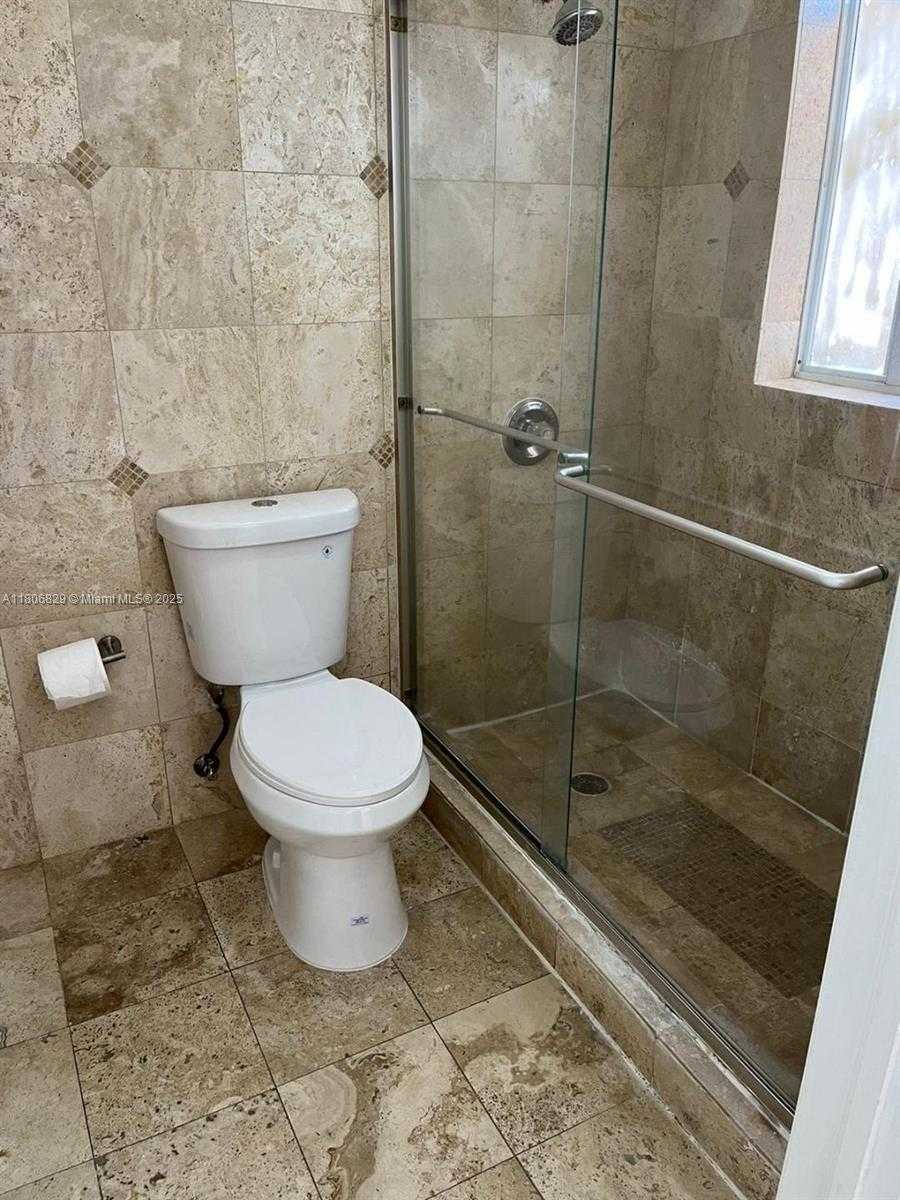 Small Image of 5725 NORTH WEST 109TH AVE #24, Doral Number 22