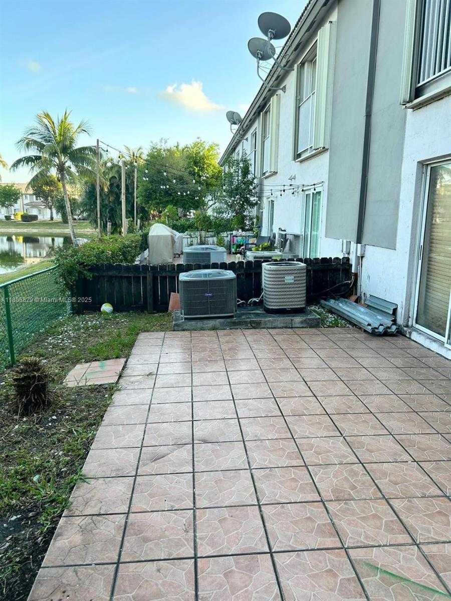 Small Image of 5725 NORTH WEST 109TH AVE #24, Doral Number 25