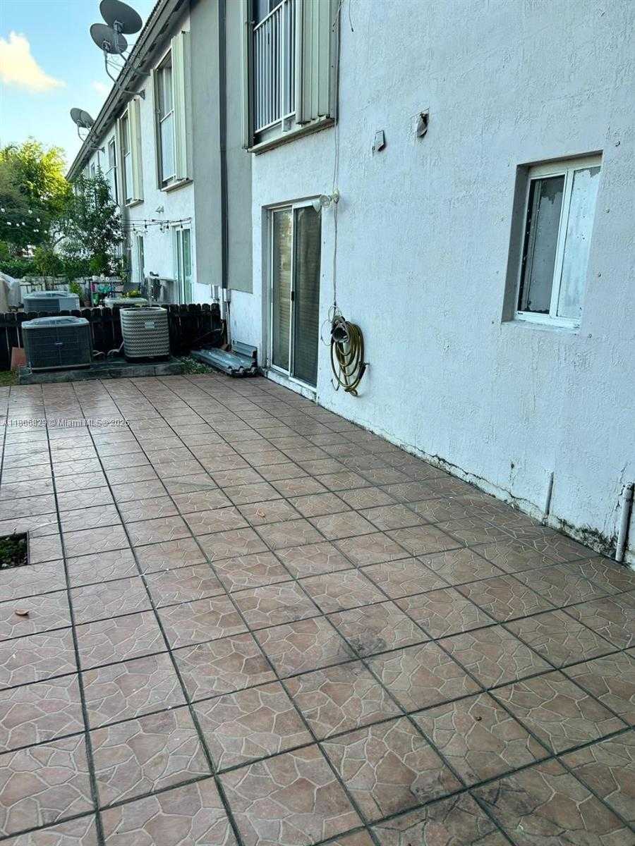 Small Image of 5725 NORTH WEST 109TH AVE #24, Doral Number 27