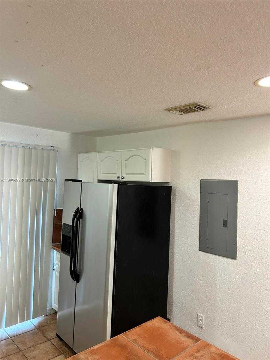 Small Image of 5725 NORTH WEST 109TH AVE #24, Doral Number 5