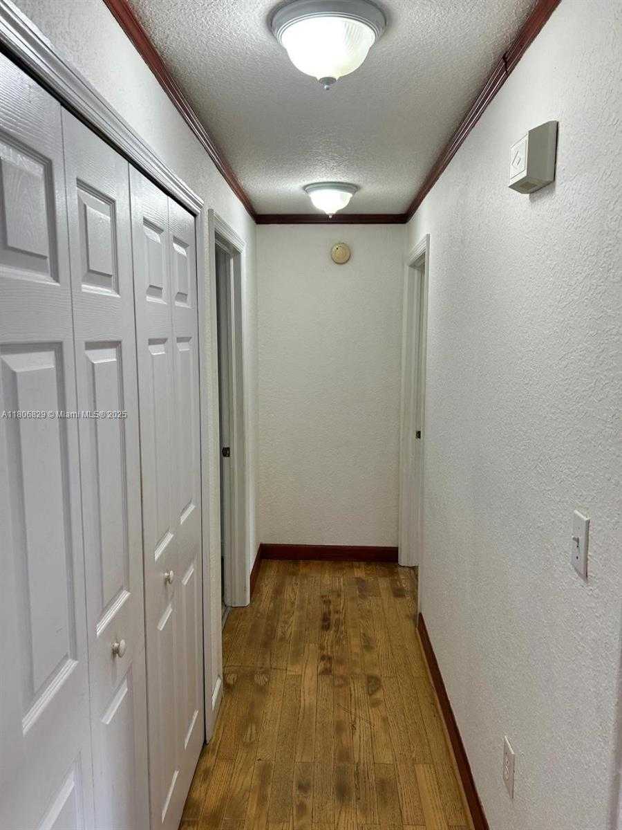 Small Image of 5725 NORTH WEST 109TH AVE #24, Doral Number 9
