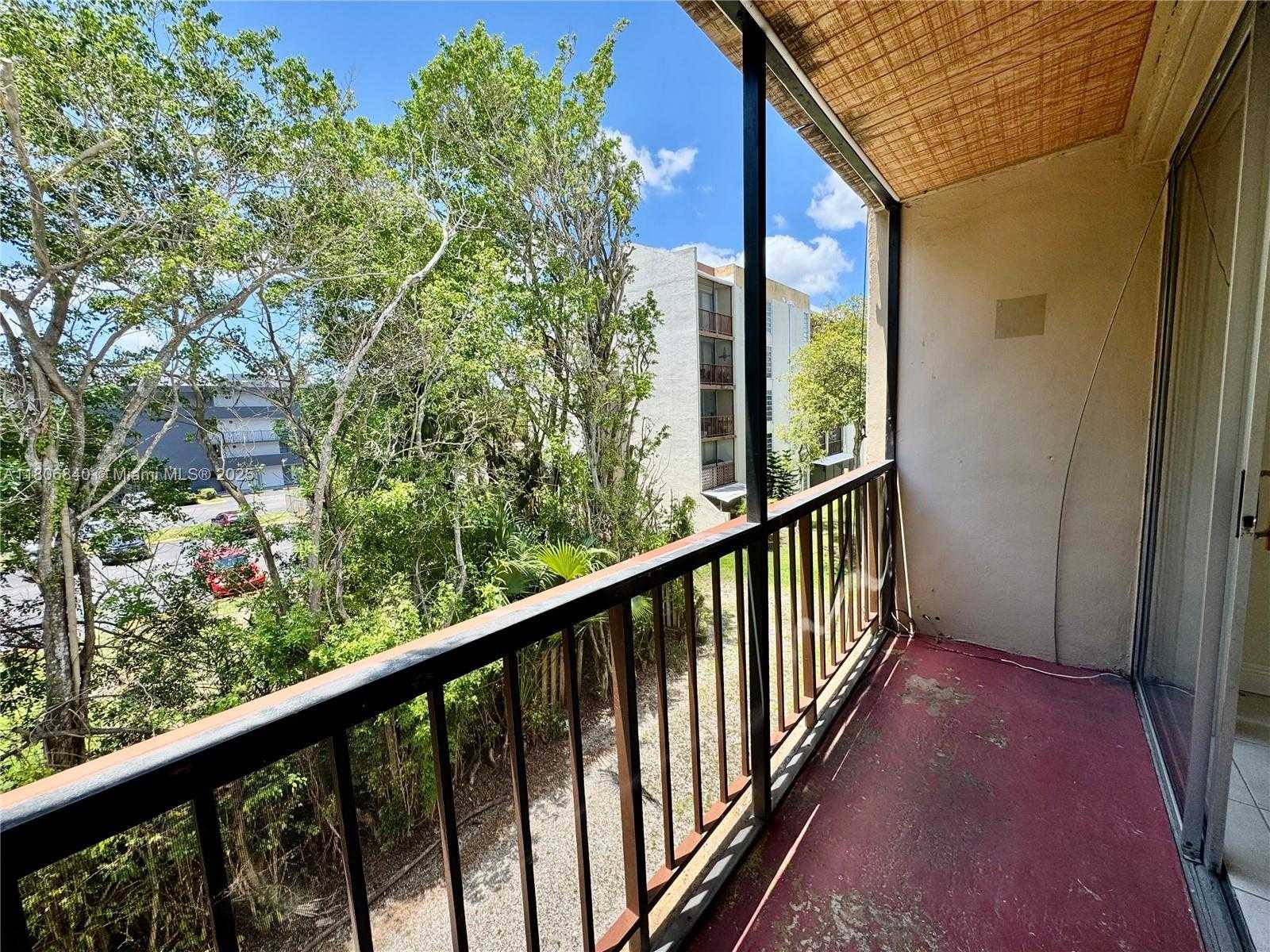 Small Image of 8810 FONTAINEBLEAU BLVD #318, Miami Number 14