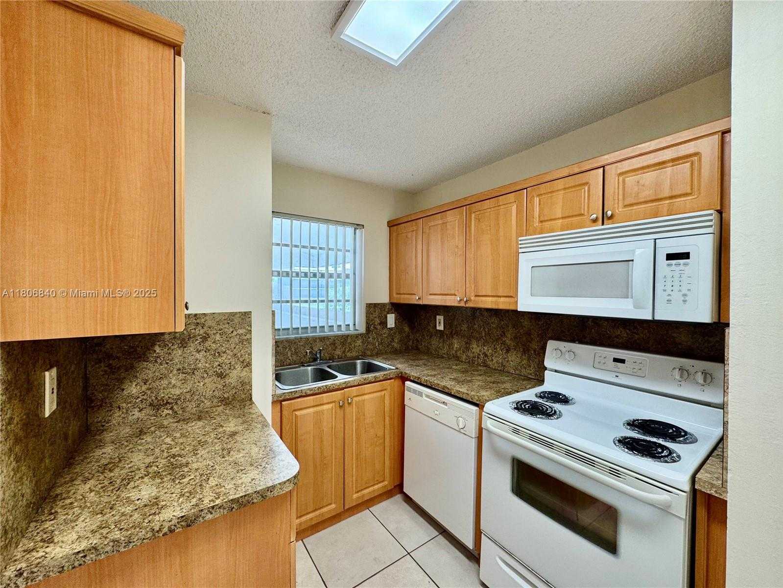 Small Image of 8810 FONTAINEBLEAU BLVD #318, Miami Number 18