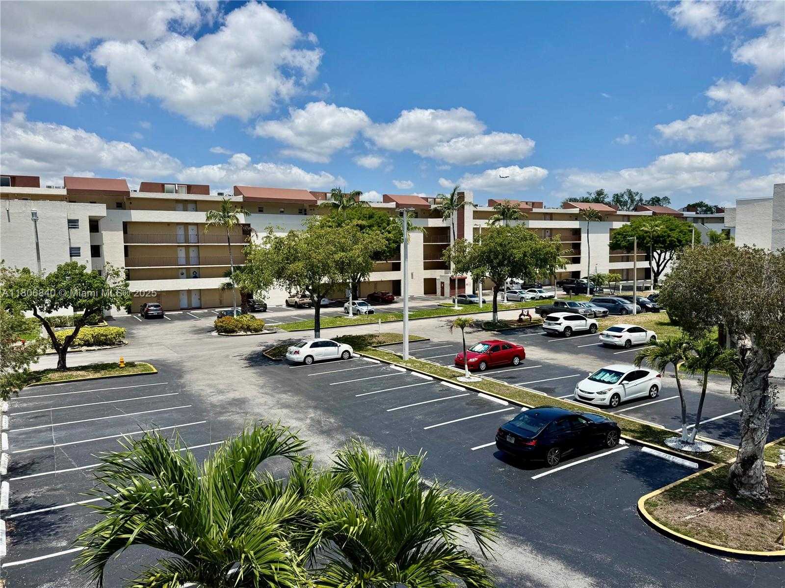 Small Image of 8810 FONTAINEBLEAU BLVD #318, Miami Number 2