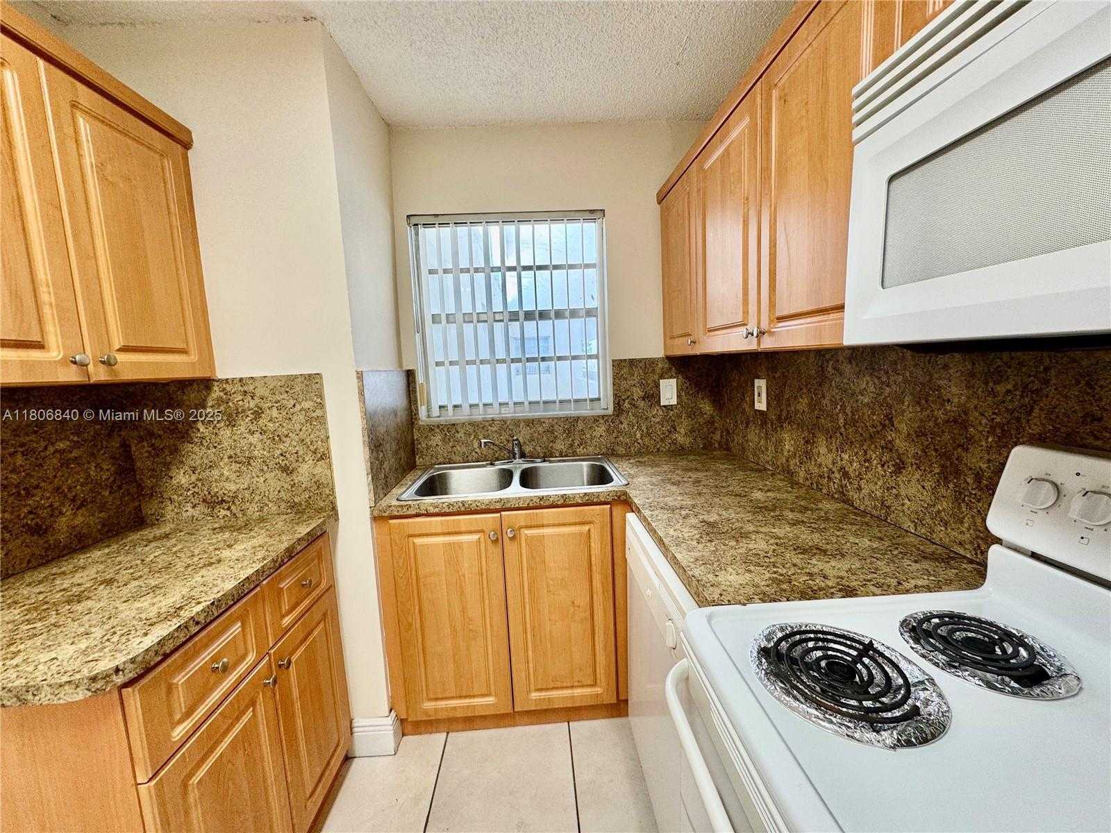 Small Image of 8810 FONTAINEBLEAU BLVD #318, Miami Number 20