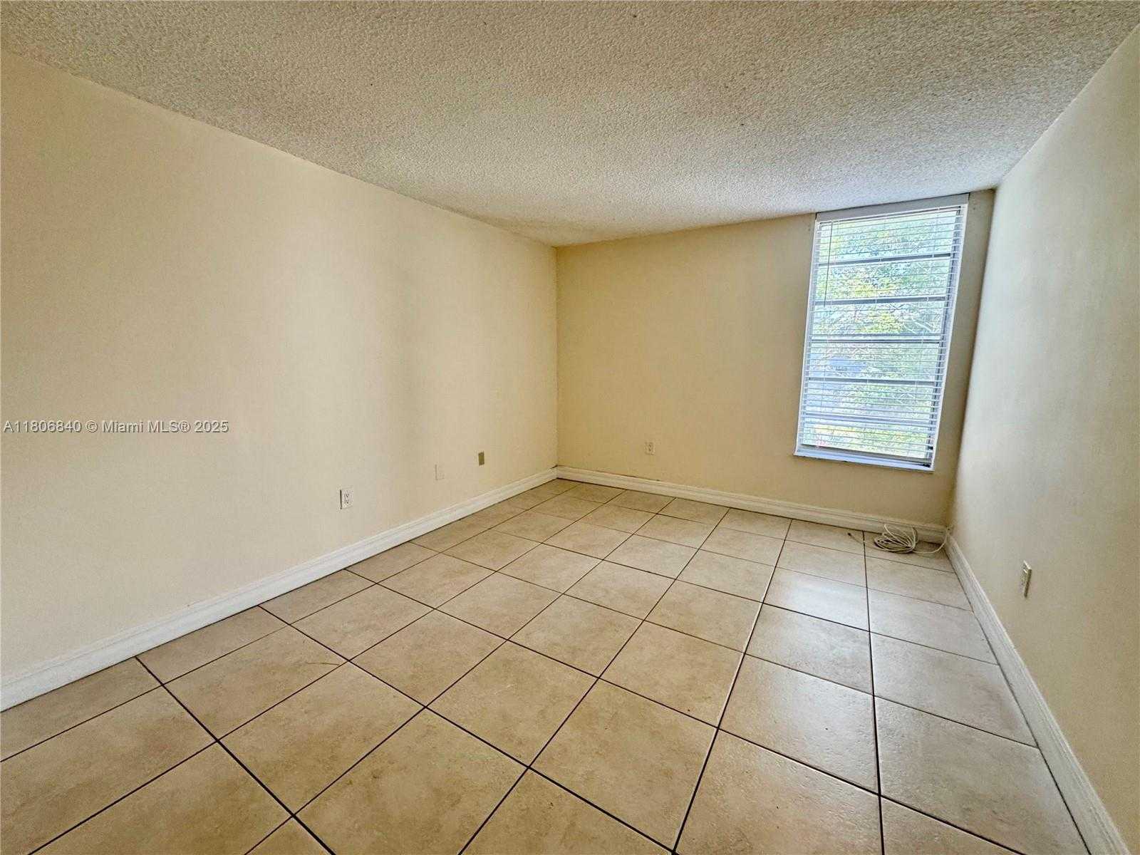 Small Image of 8810 FONTAINEBLEAU BLVD #318, Miami Number 27