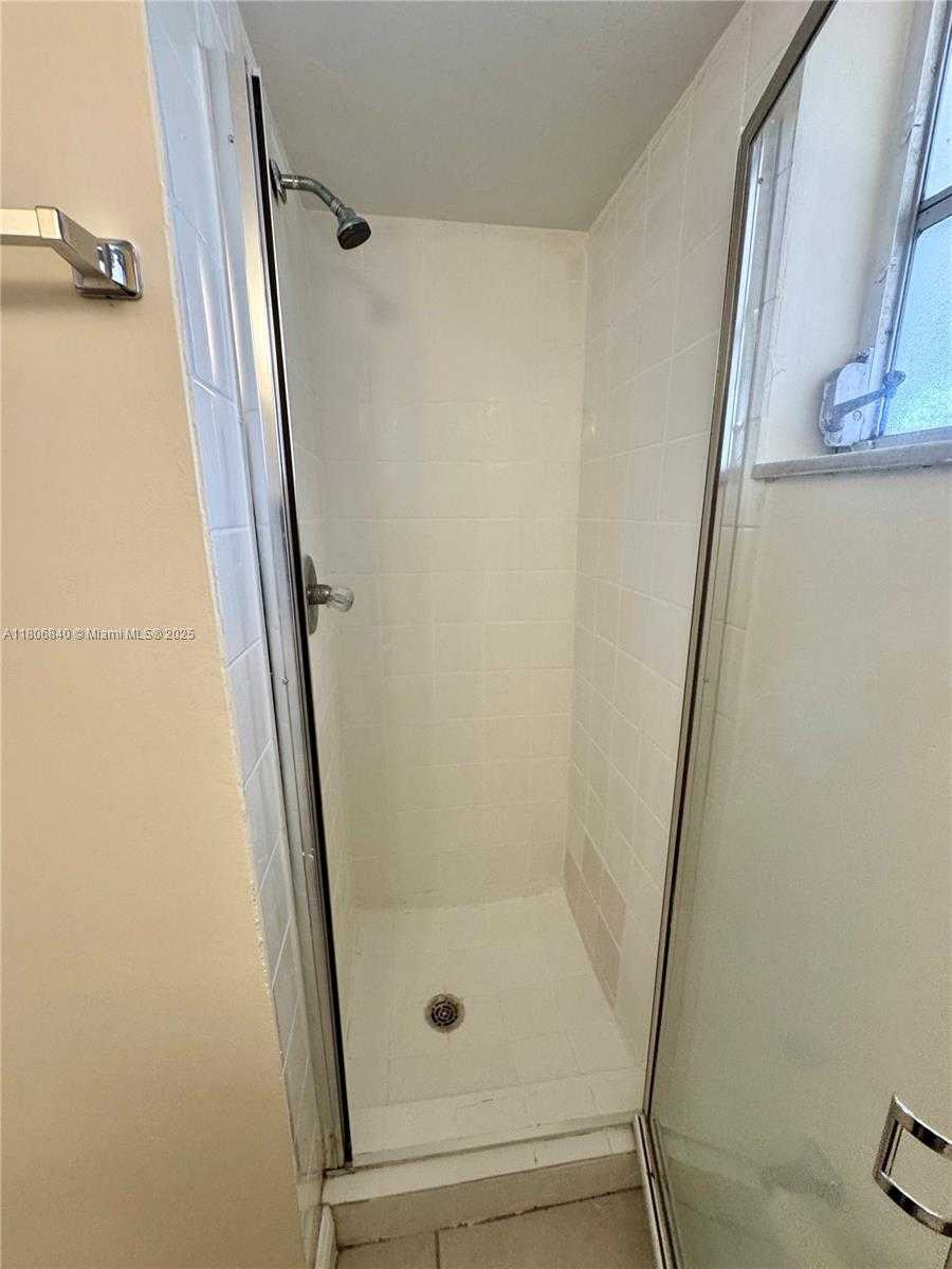 Small Image of 8810 FONTAINEBLEAU BLVD #318, Miami Number 30