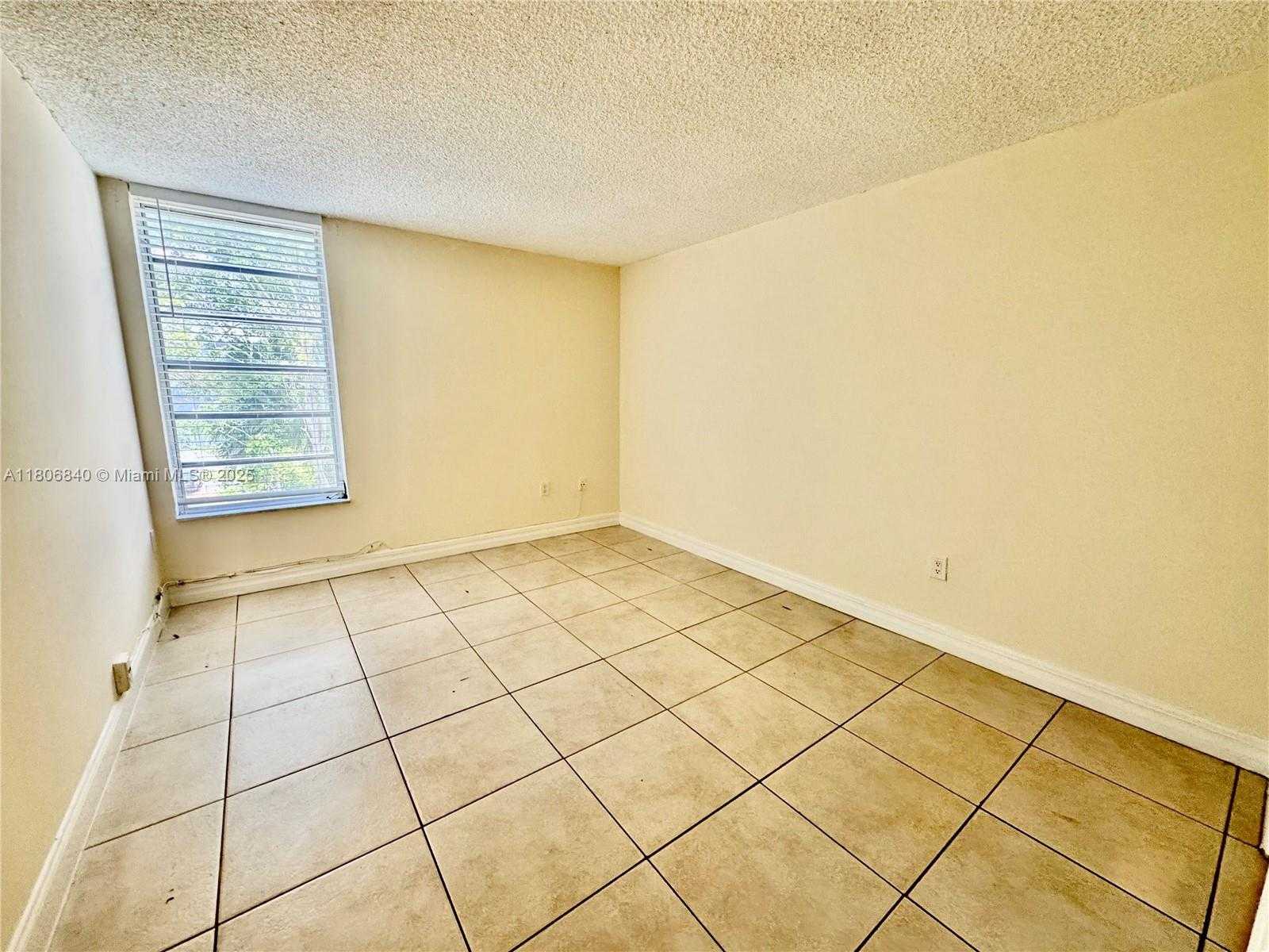 Small Image of 8810 FONTAINEBLEAU BLVD #318, Miami Number 32