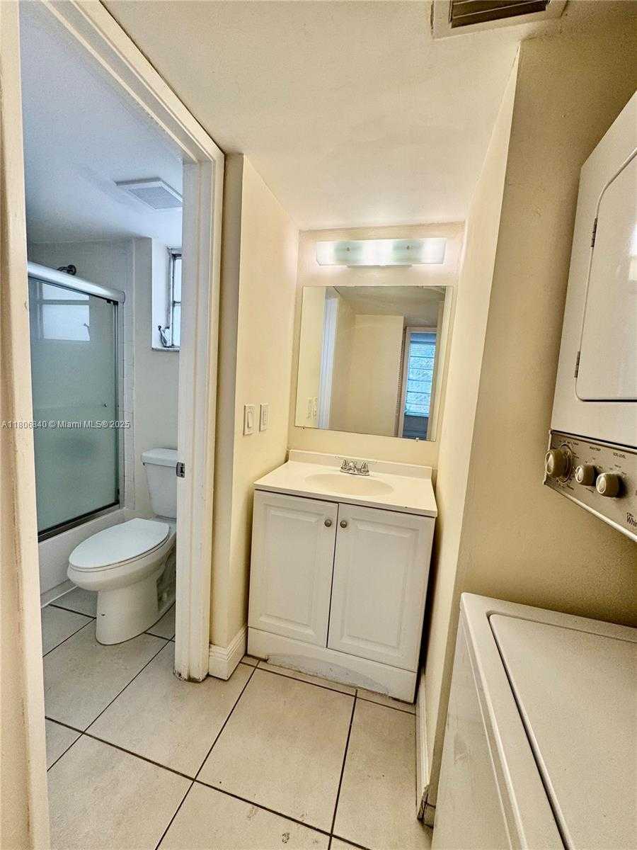 Small Image of 8810 FONTAINEBLEAU BLVD #318, Miami Number 35