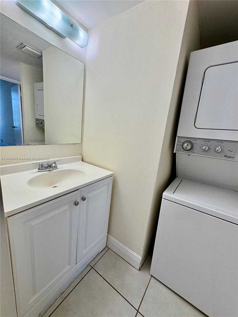 Small Image of 8810 FONTAINEBLEAU BLVD #318, Miami Number 37
