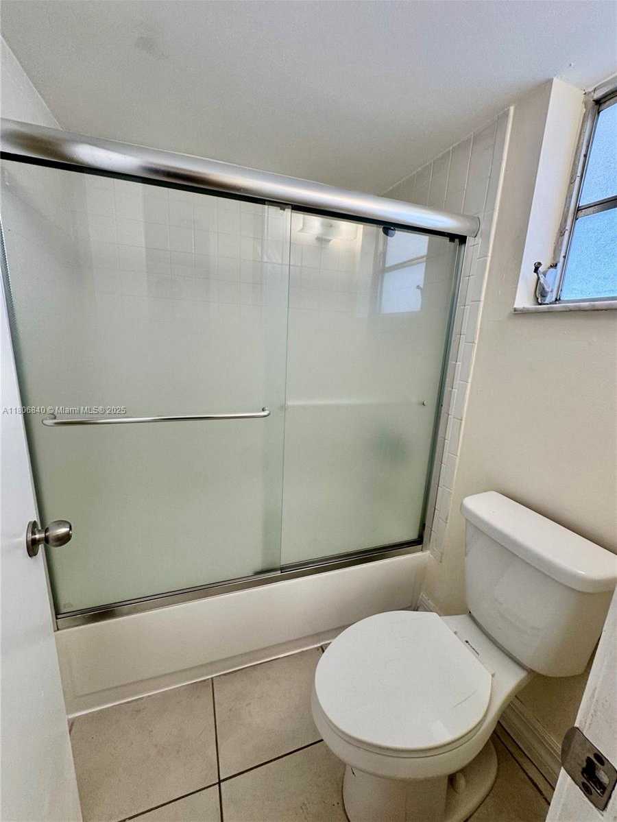 Small Image of 8810 FONTAINEBLEAU BLVD #318, Miami Number 38
