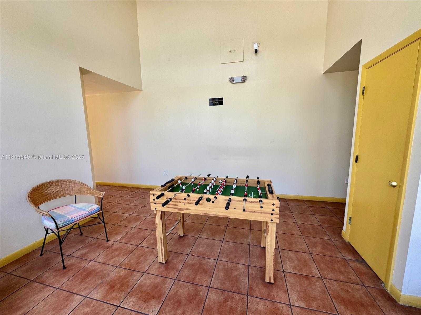 Small Image of 8810 FONTAINEBLEAU BLVD #318, Miami Number 45