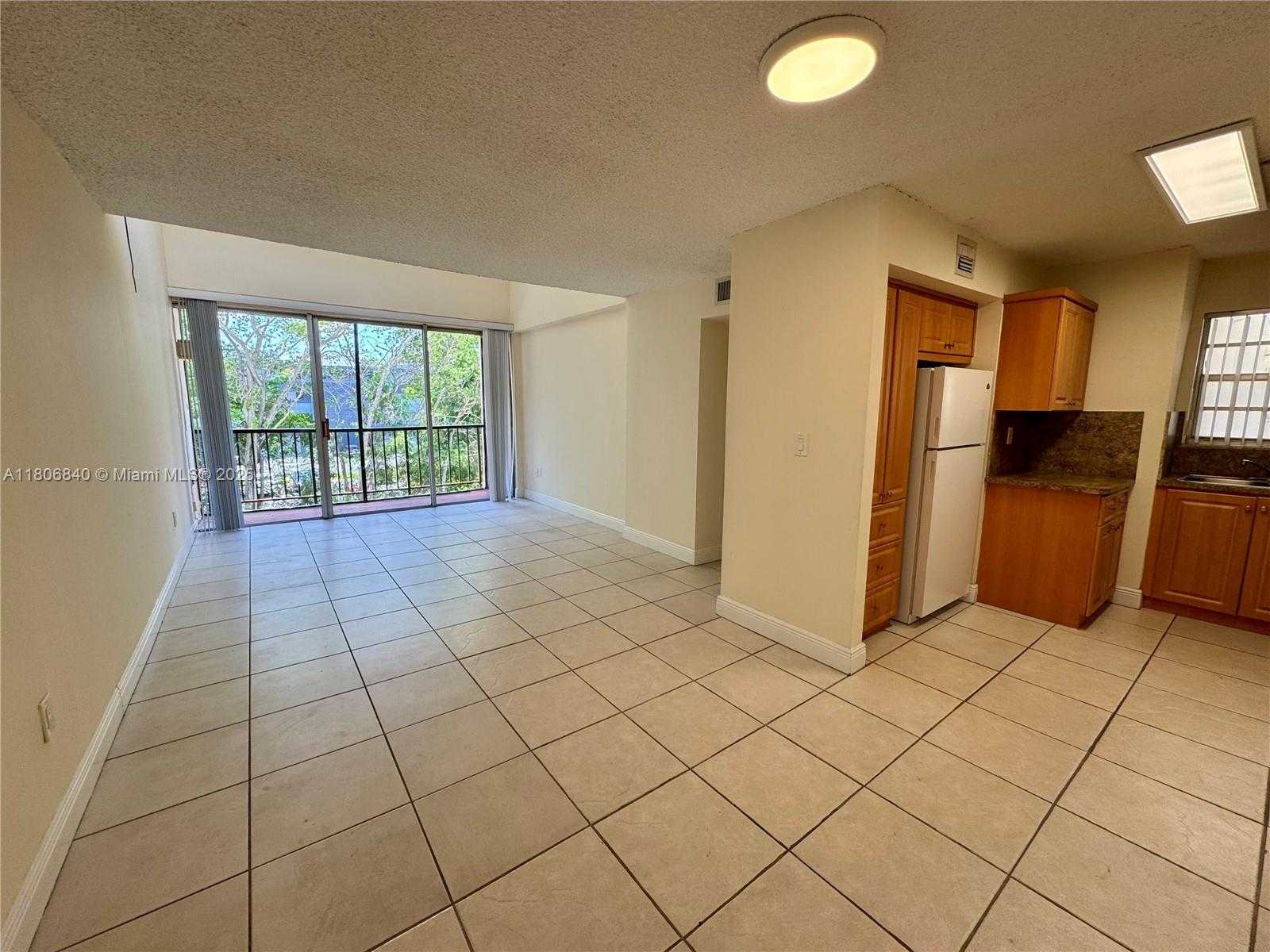 Small Image of 8810 FONTAINEBLEAU BLVD #318, Miami Number 5