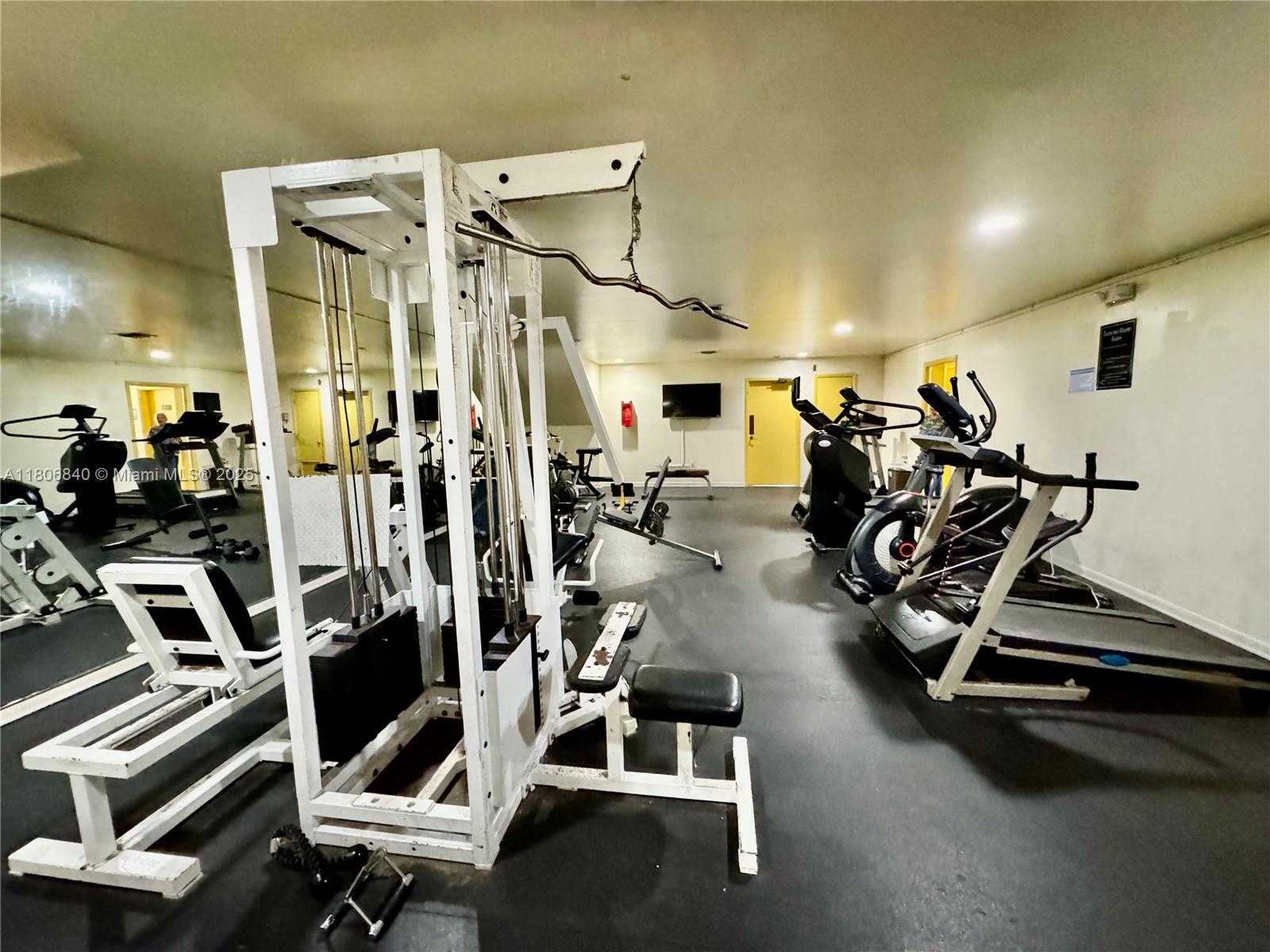 Small Image of 8810 FONTAINEBLEAU BLVD #318, Miami Number 50