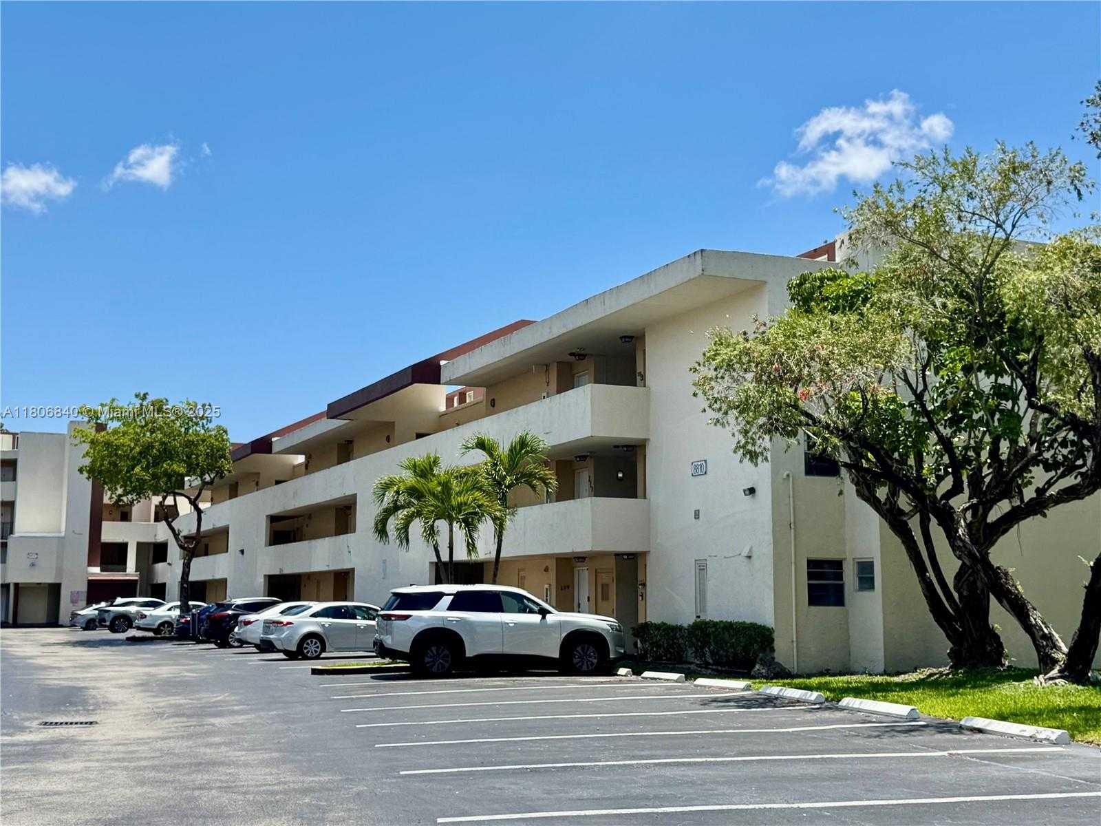 Small Image of 8810 FONTAINEBLEAU BLVD #318, Miami Number 51