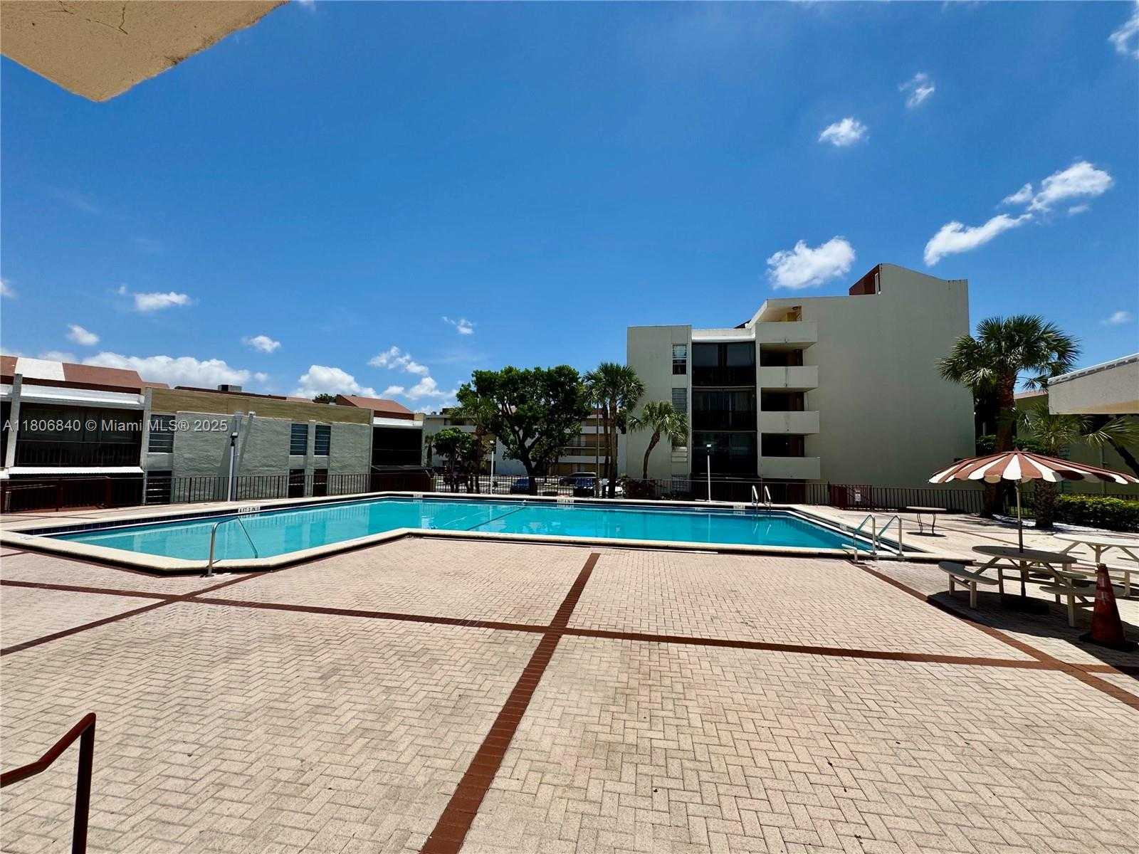 Small Image of 8810 FONTAINEBLEAU BLVD #318, Miami Number 52