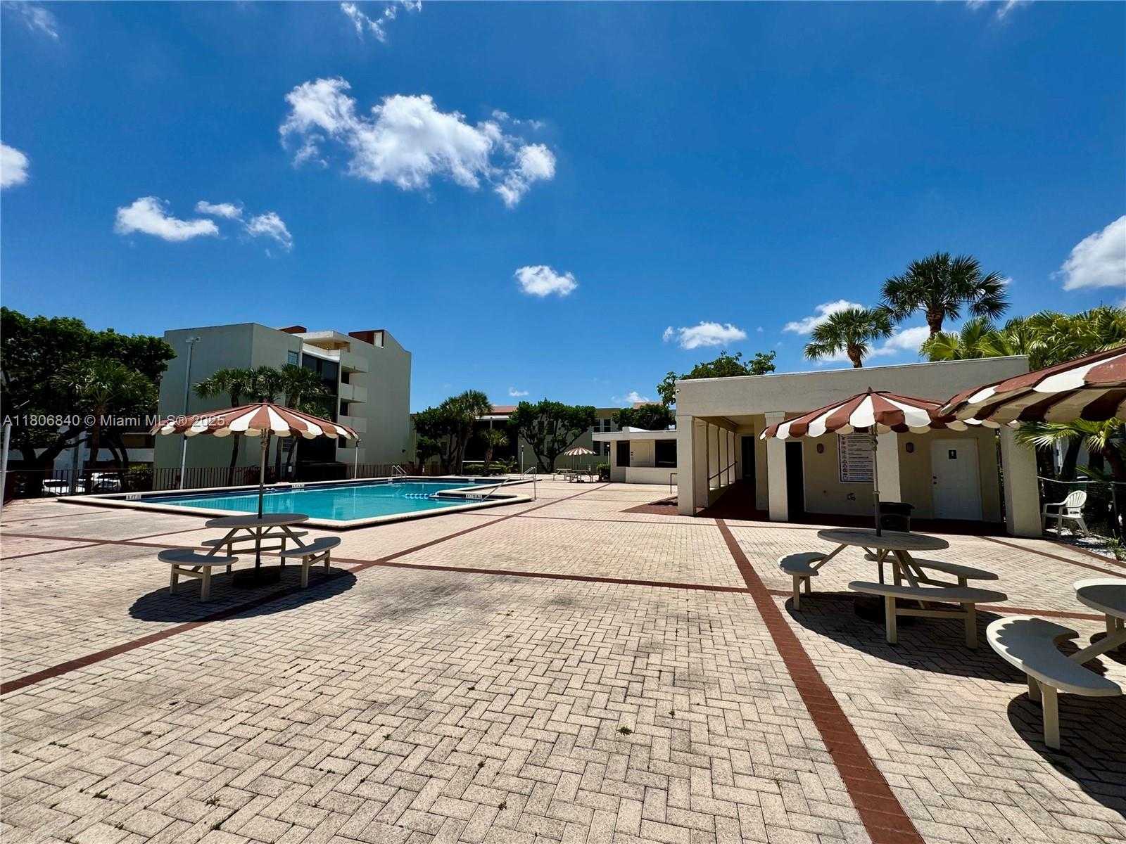 Small Image of 8810 FONTAINEBLEAU BLVD #318, Miami Number 53