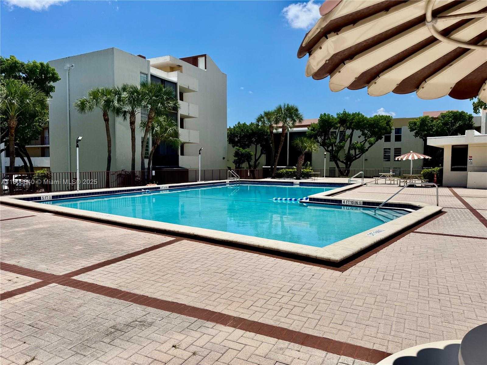 Small Image of 8810 FONTAINEBLEAU BLVD #318, Miami Number 55