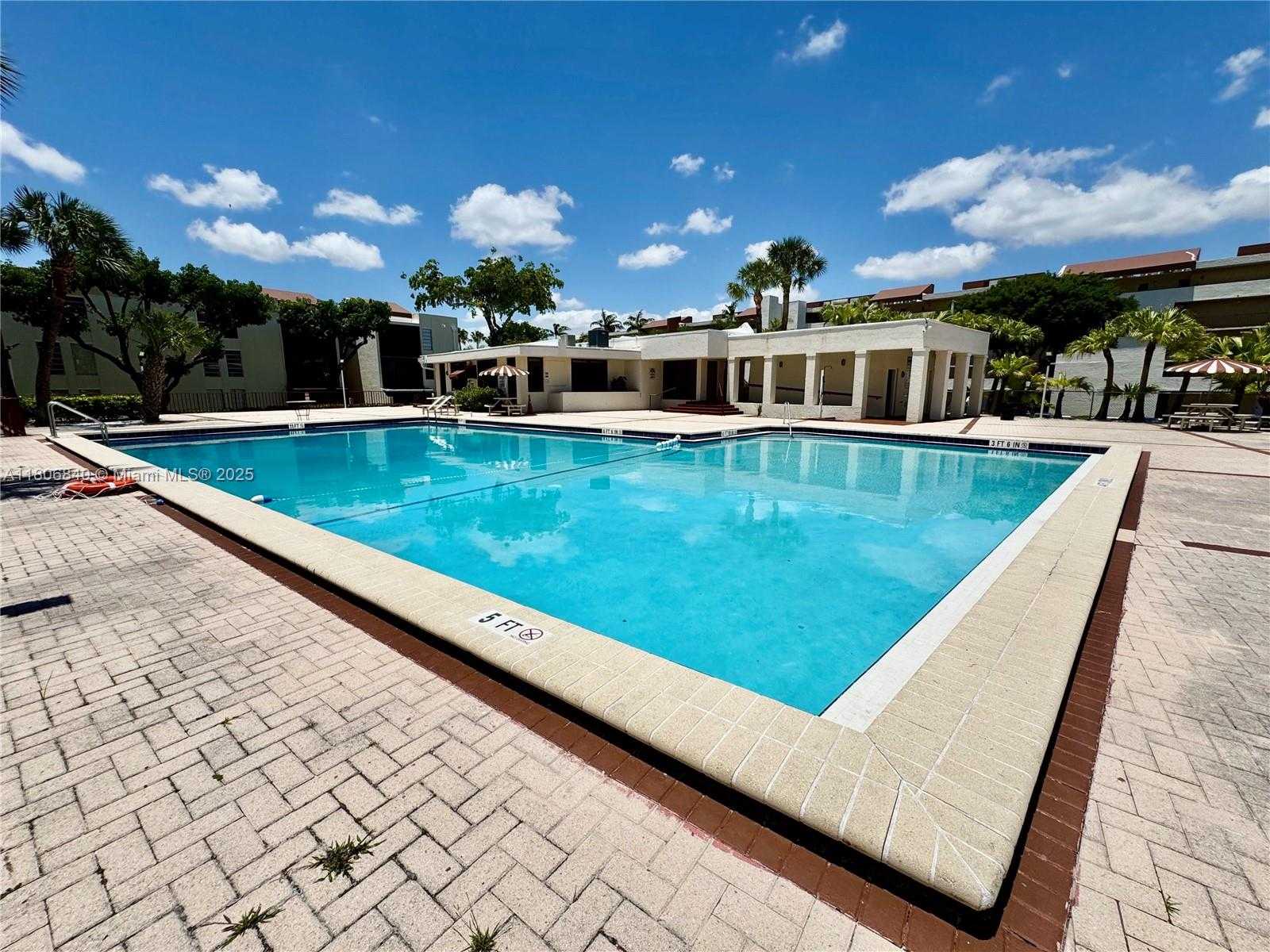 Small Image of 8810 FONTAINEBLEAU BLVD #318, Miami Number 57