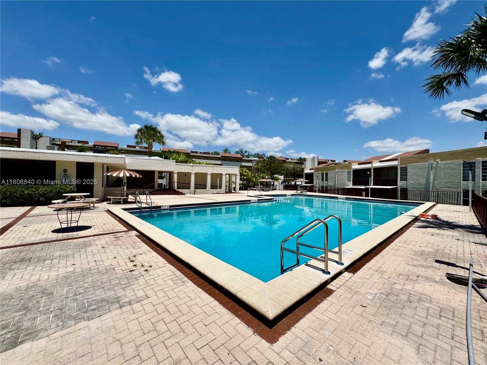 Small Image of 8810 FONTAINEBLEAU BLVD #318, Miami Number 58