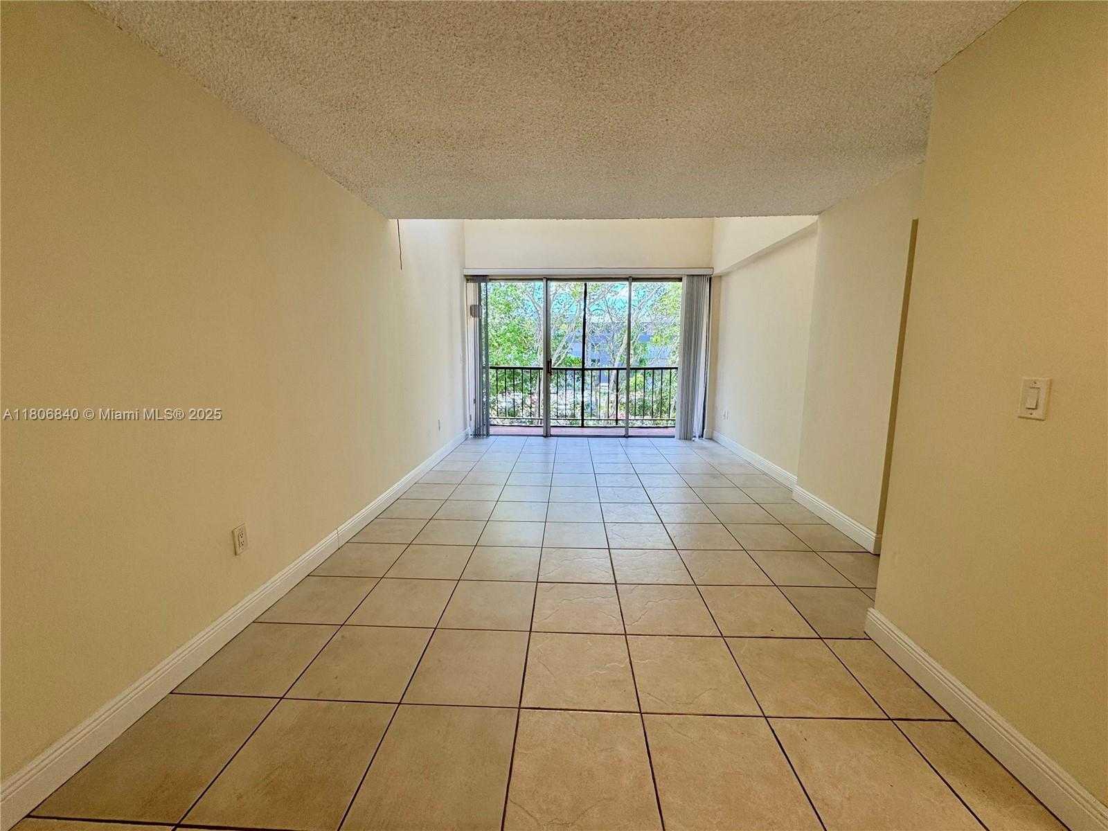 Small Image of 8810 FONTAINEBLEAU BLVD #318, Miami Number 6