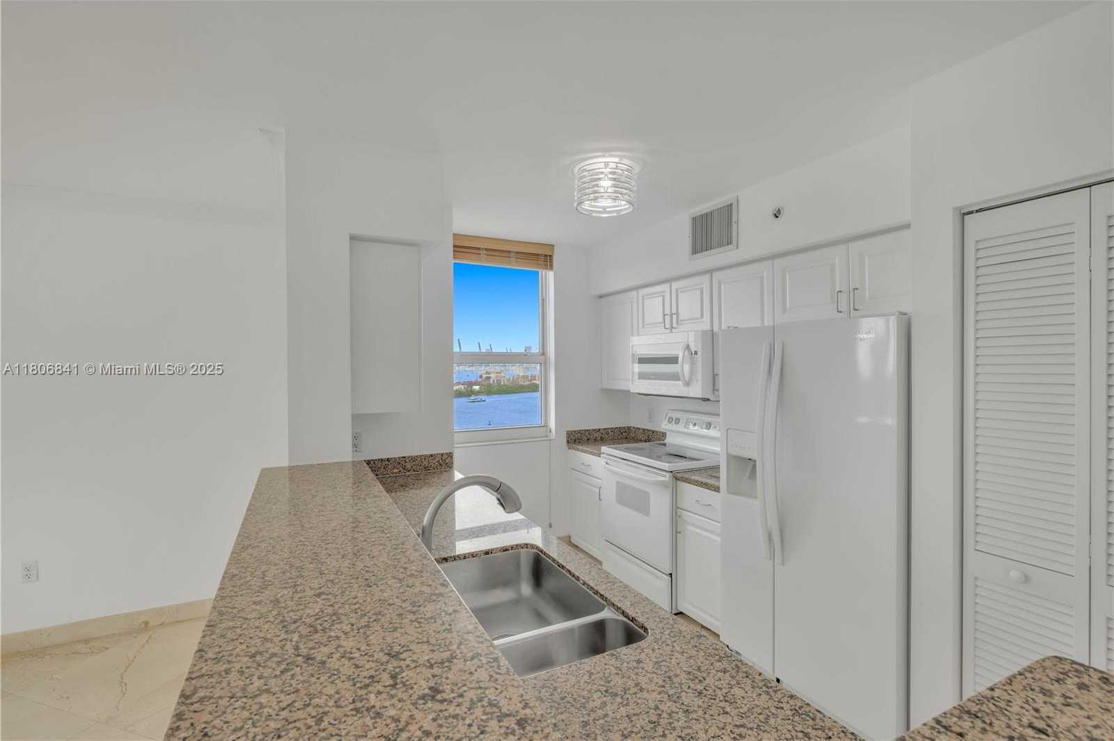 Small Image of 90 ALTON RD #1902, Miami Beach Number 11