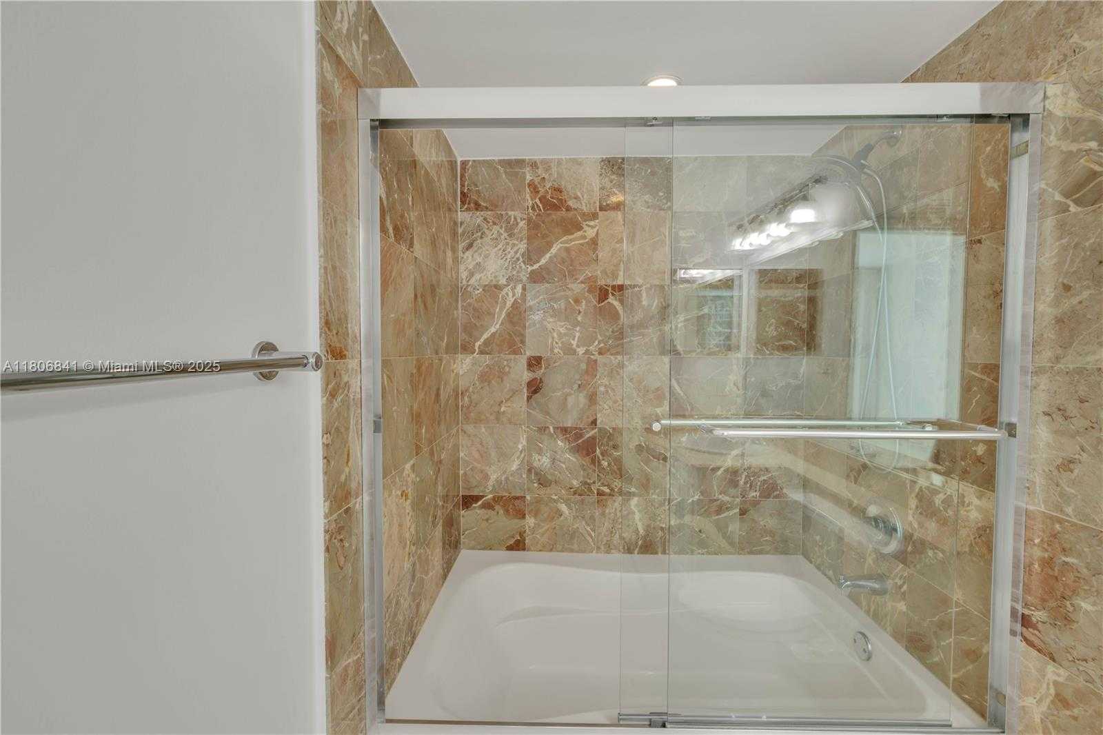 Small Image of 90 ALTON RD #1902, Miami Beach Number 15