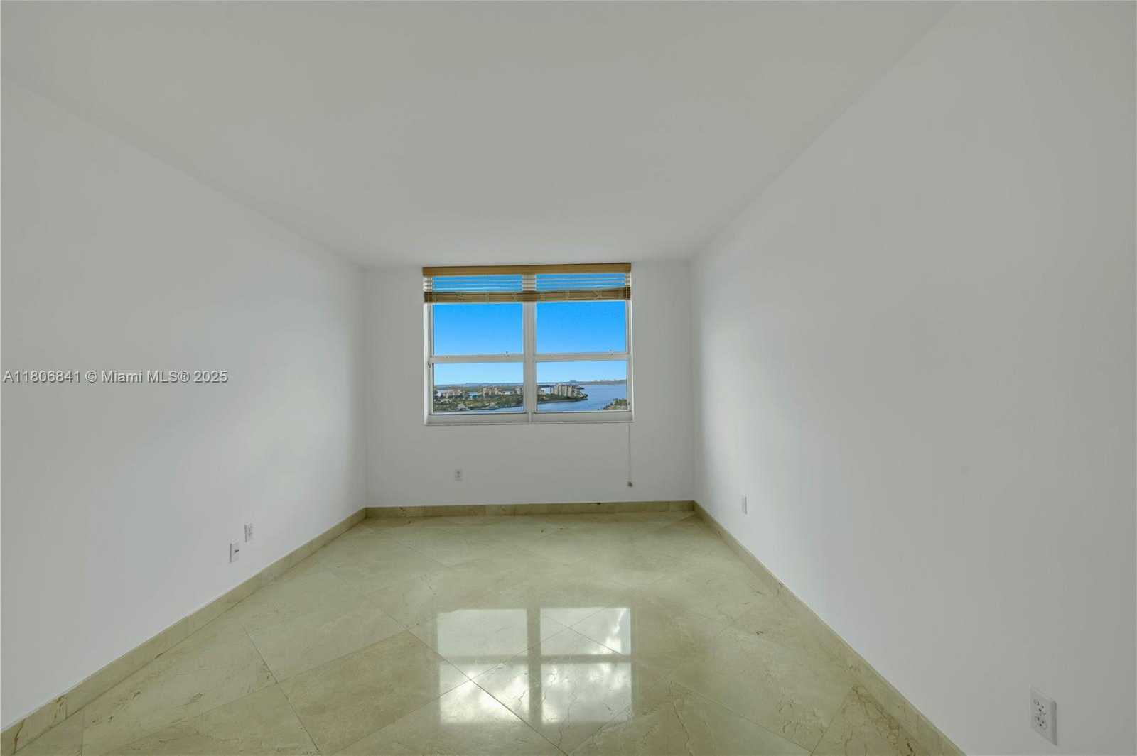 Small Image of 90 ALTON RD #1902, Miami Beach Number 18