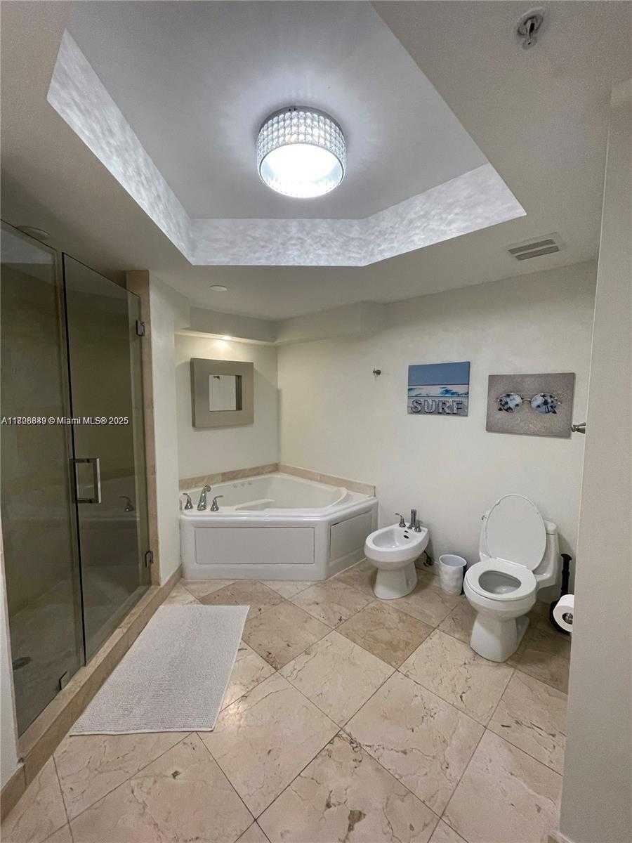 Small Image of 17555 ATLANTIC BLVD #702, Sunny Isles Beach Number 12
